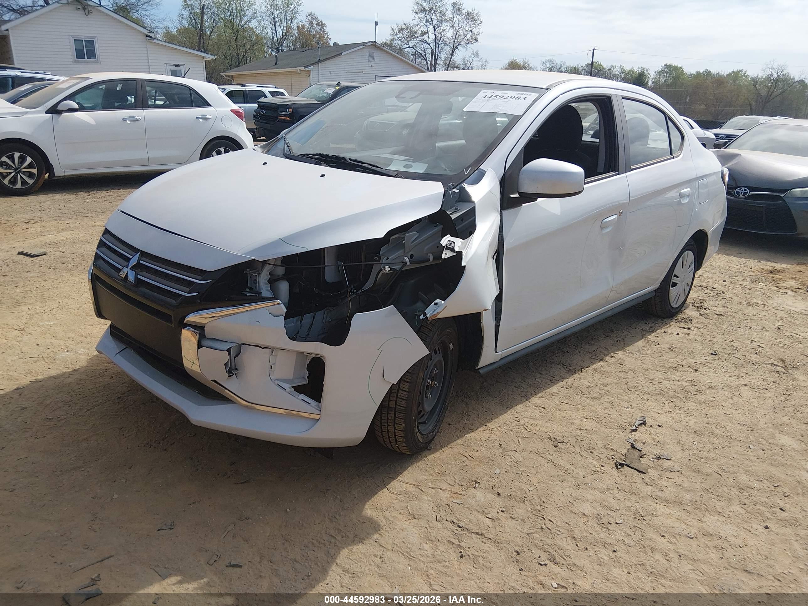 MITSUBISHI MIRAGE image 2