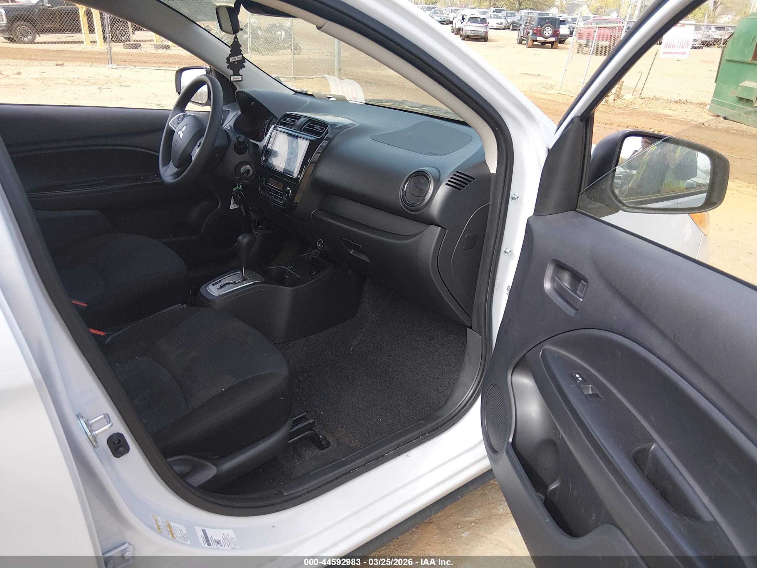 MITSUBISHI MIRAGE image 5