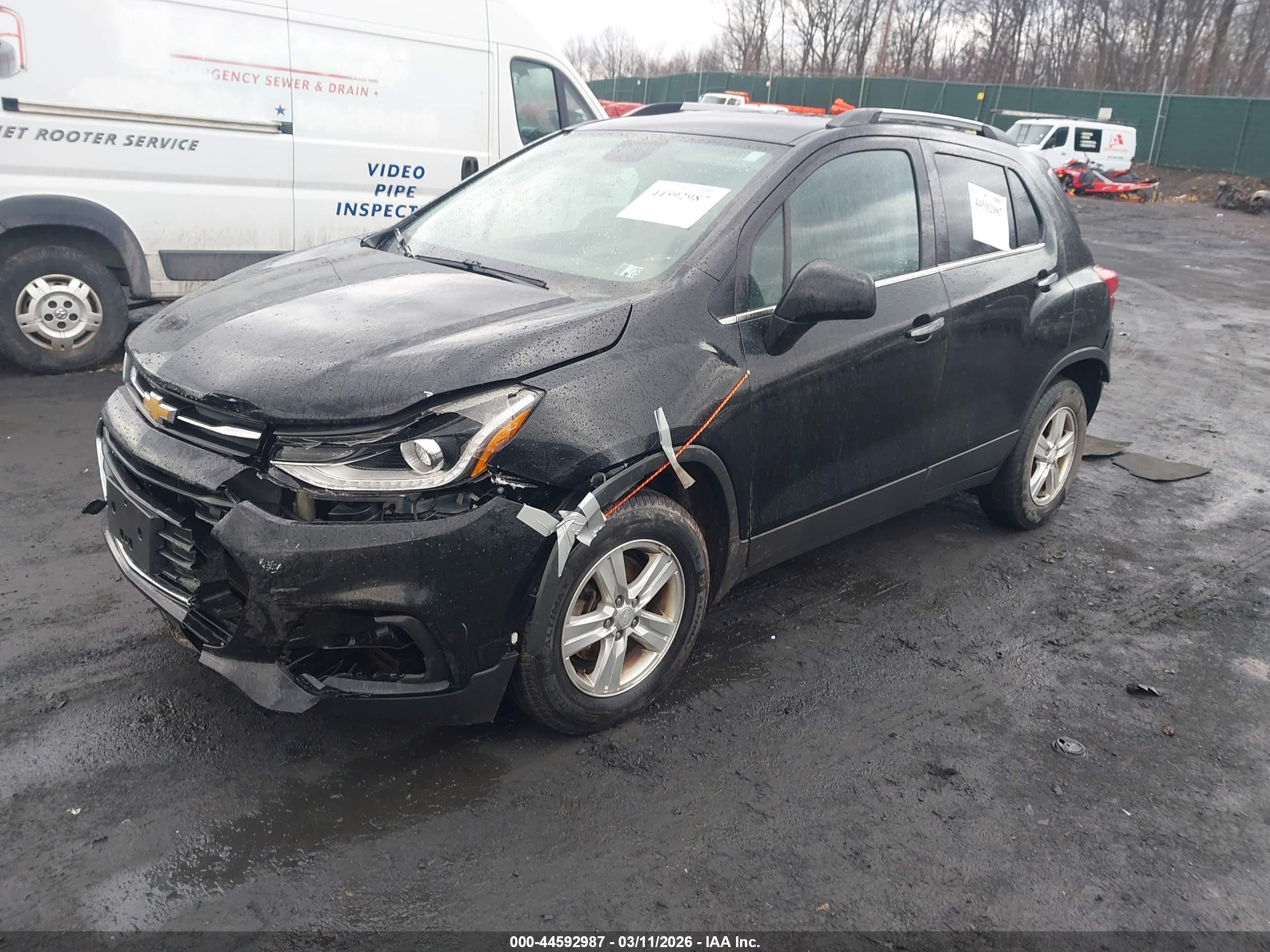 CHEVROLET TRAX image 2