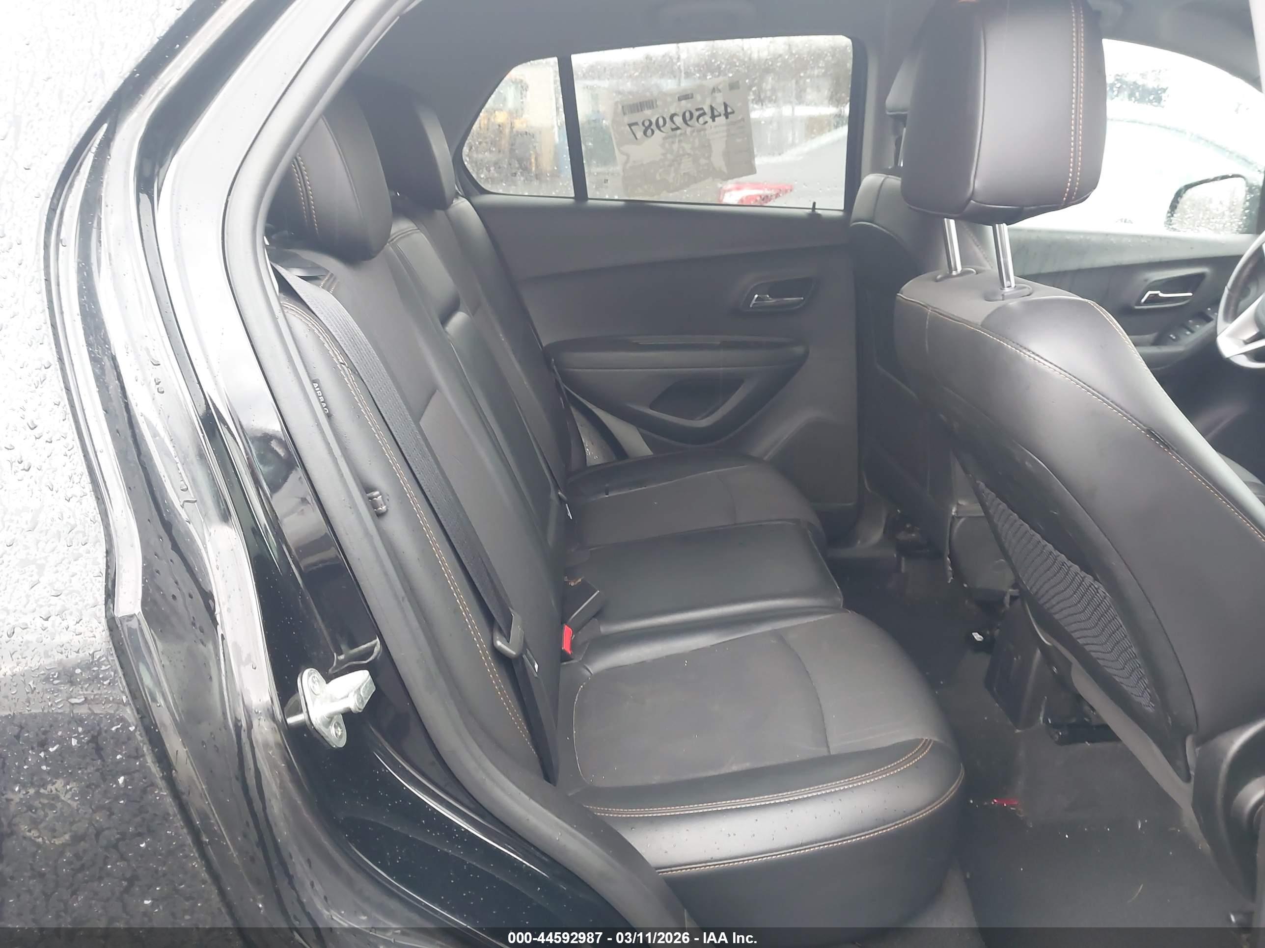CHEVROLET TRAX image 8