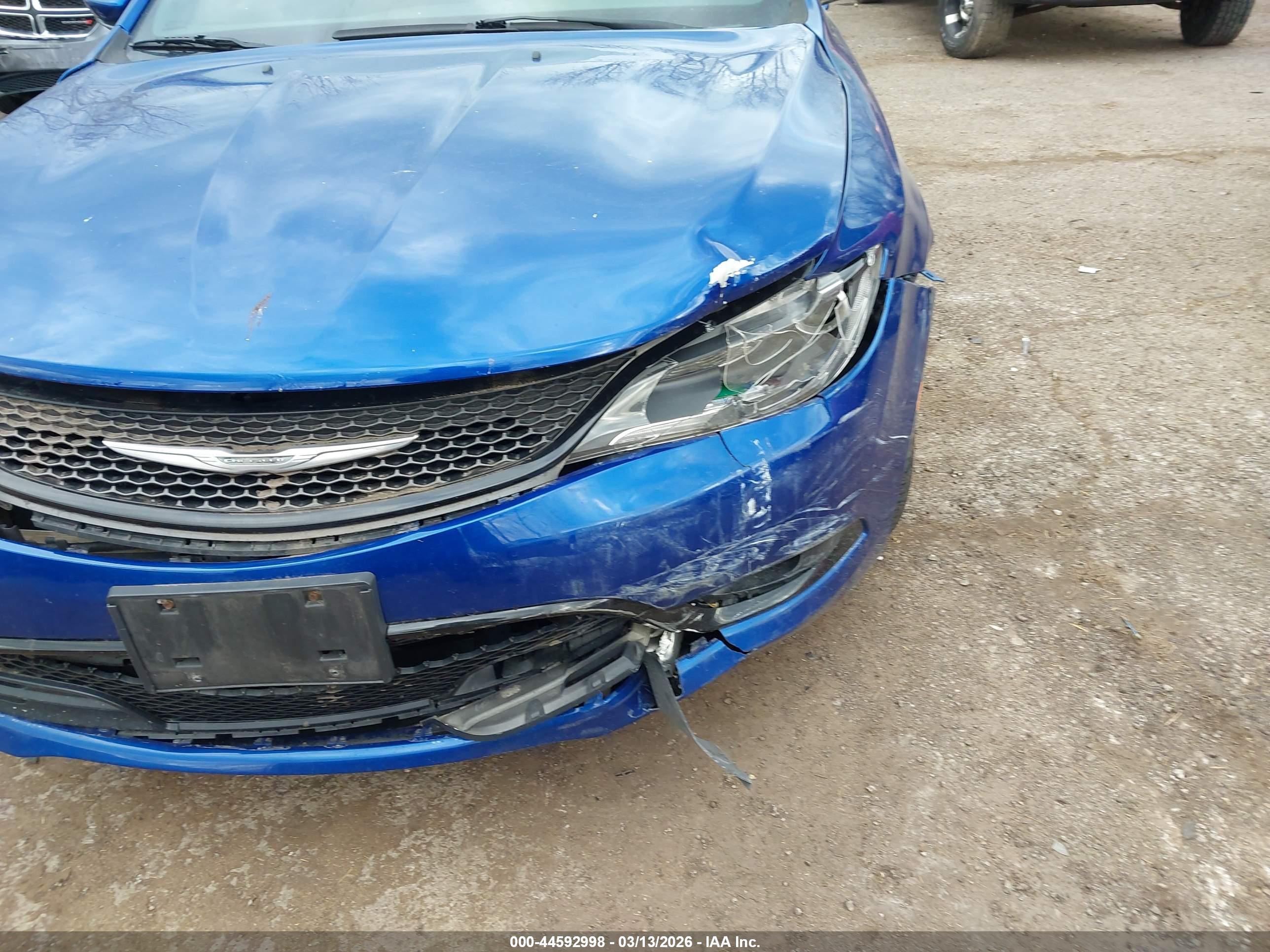 CHRYSLER 200 image 6