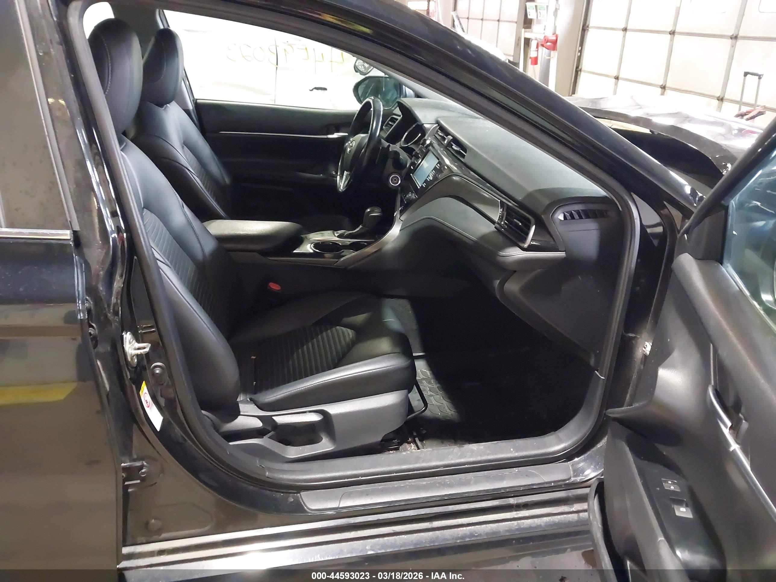 TOYOTA CAMRY image 5