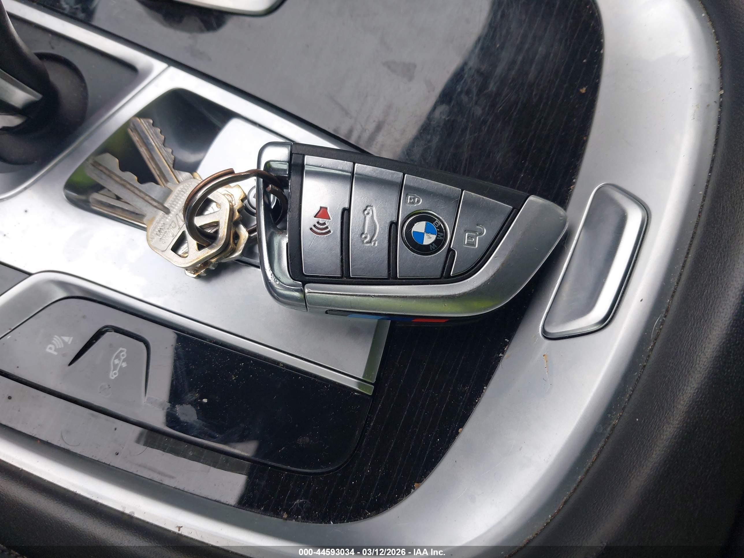 BMW 750I image 11