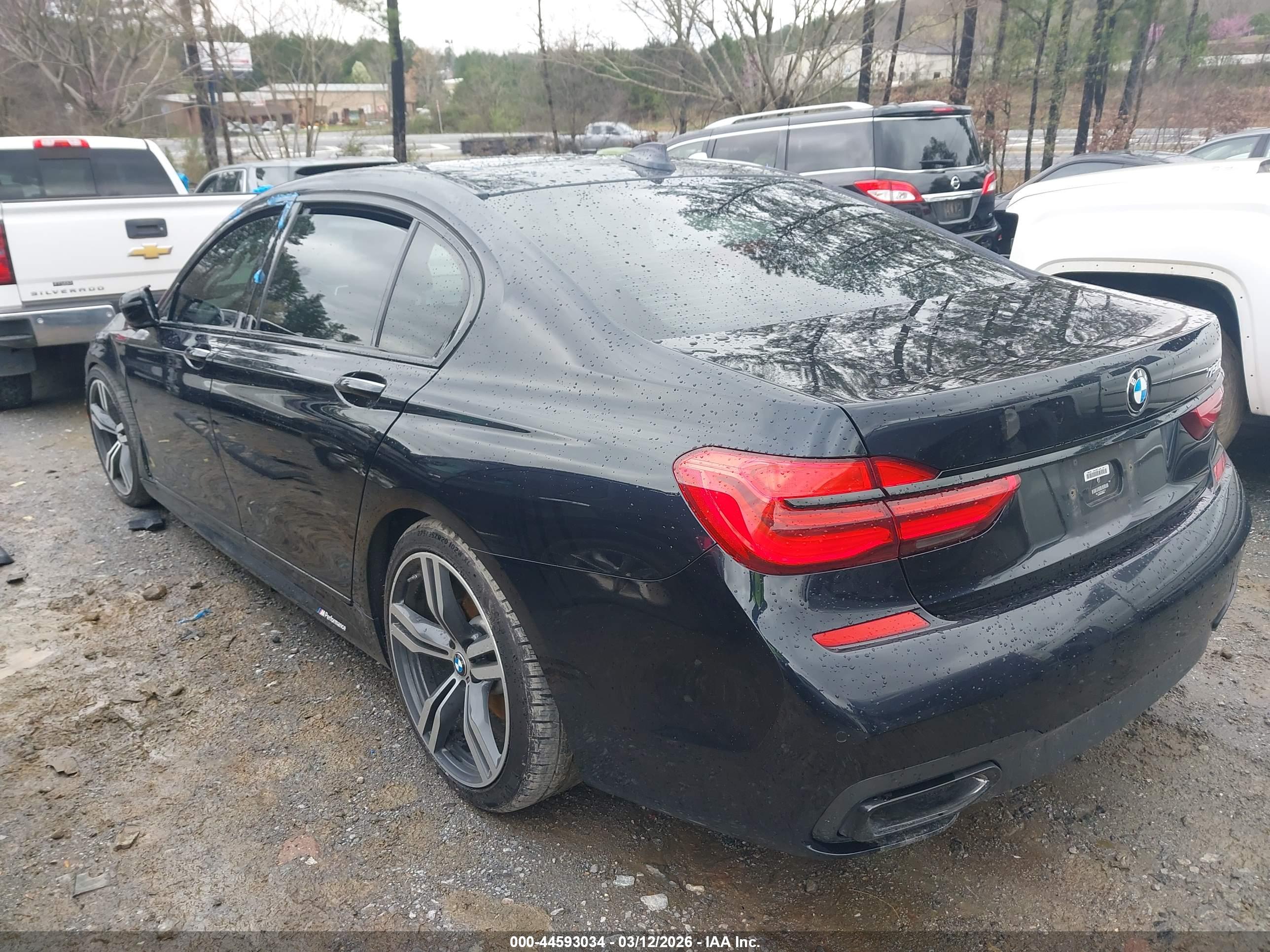 BMW 750I image 3