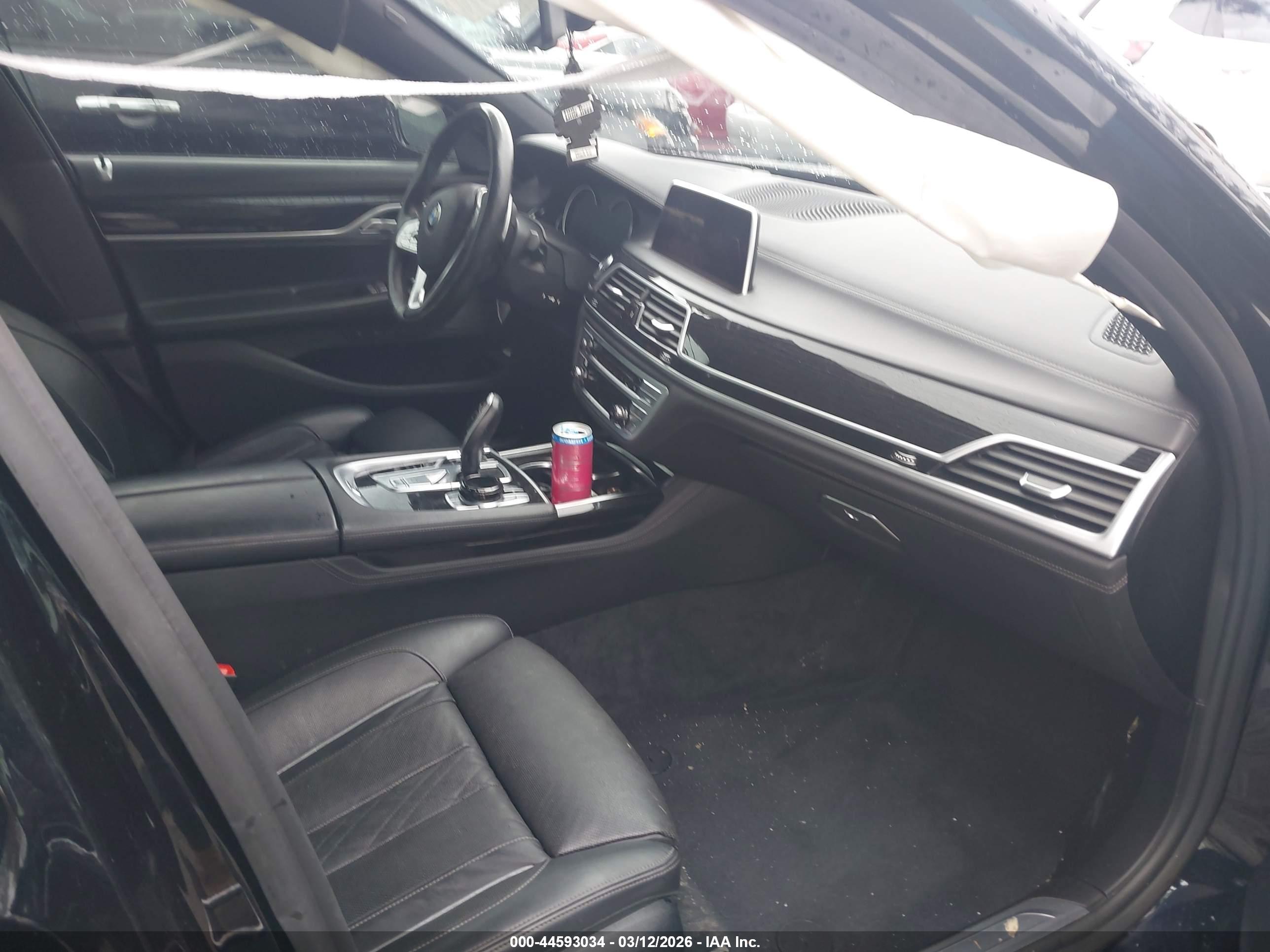 BMW 750I image 5