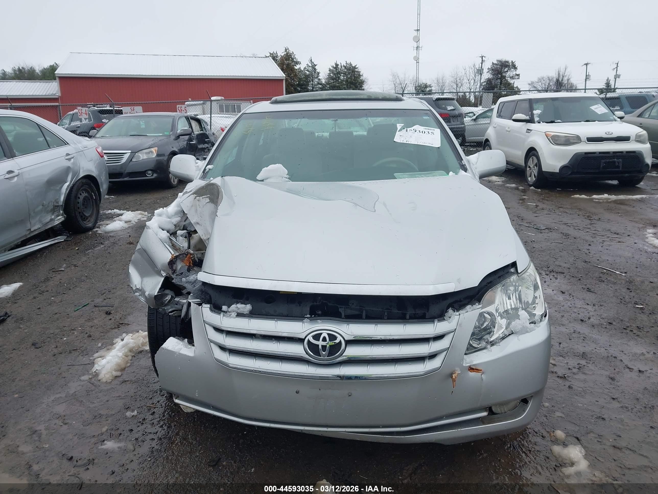 TOYOTA AVALON image 6