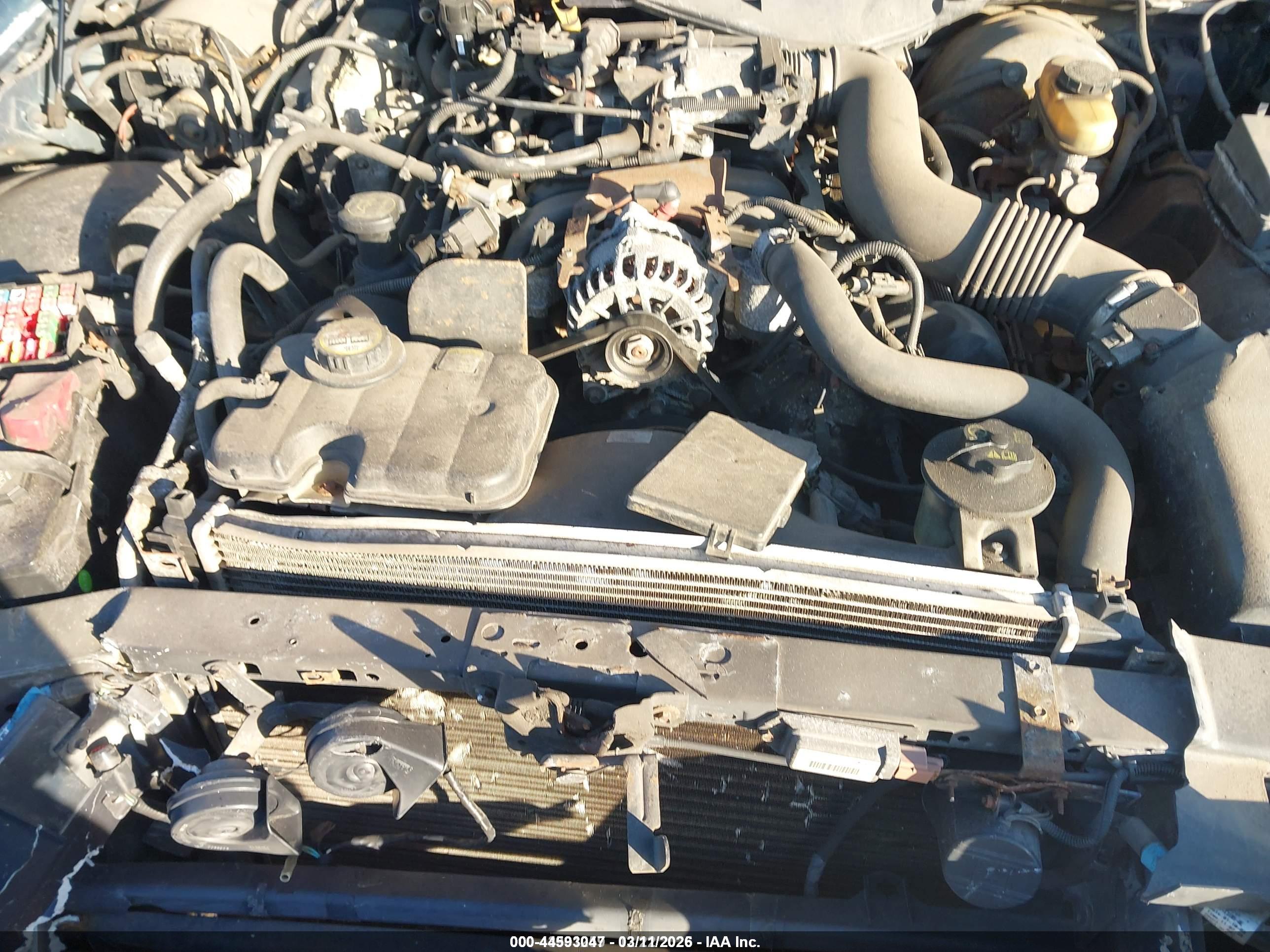 FORD CROWN image 10