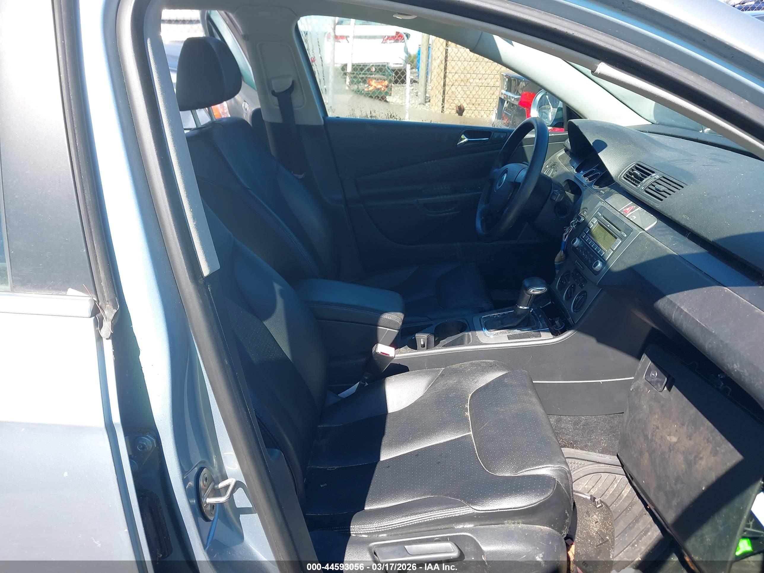 VOLKSWAGEN PASSAT image 5
