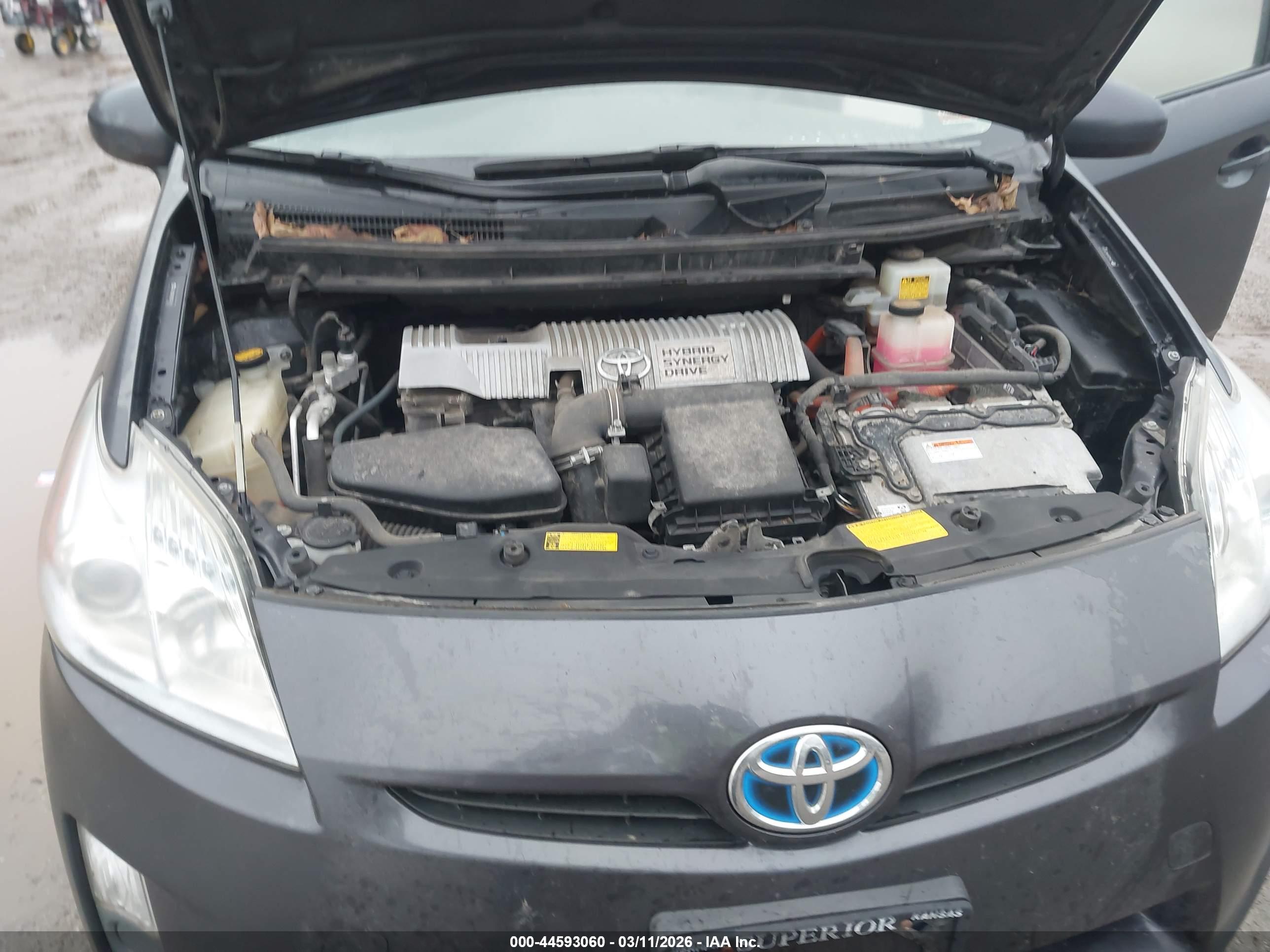 TOYOTA PRIUS image 10