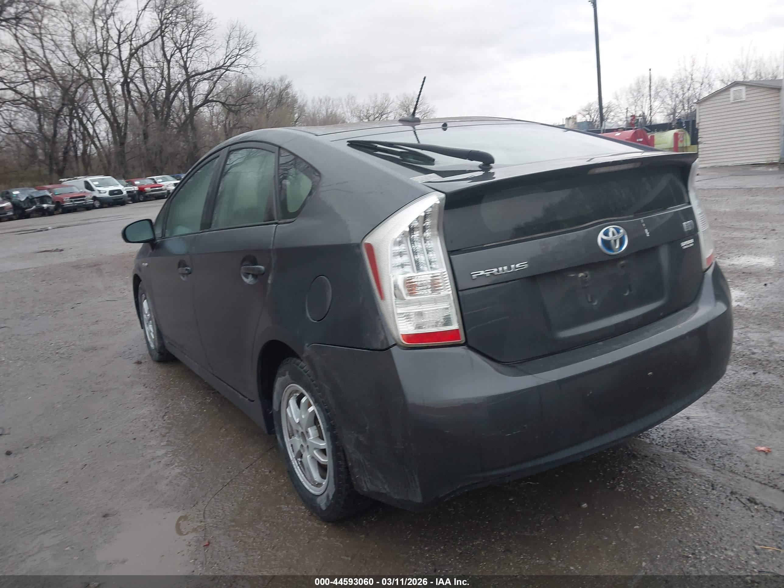 TOYOTA PRIUS image 3
