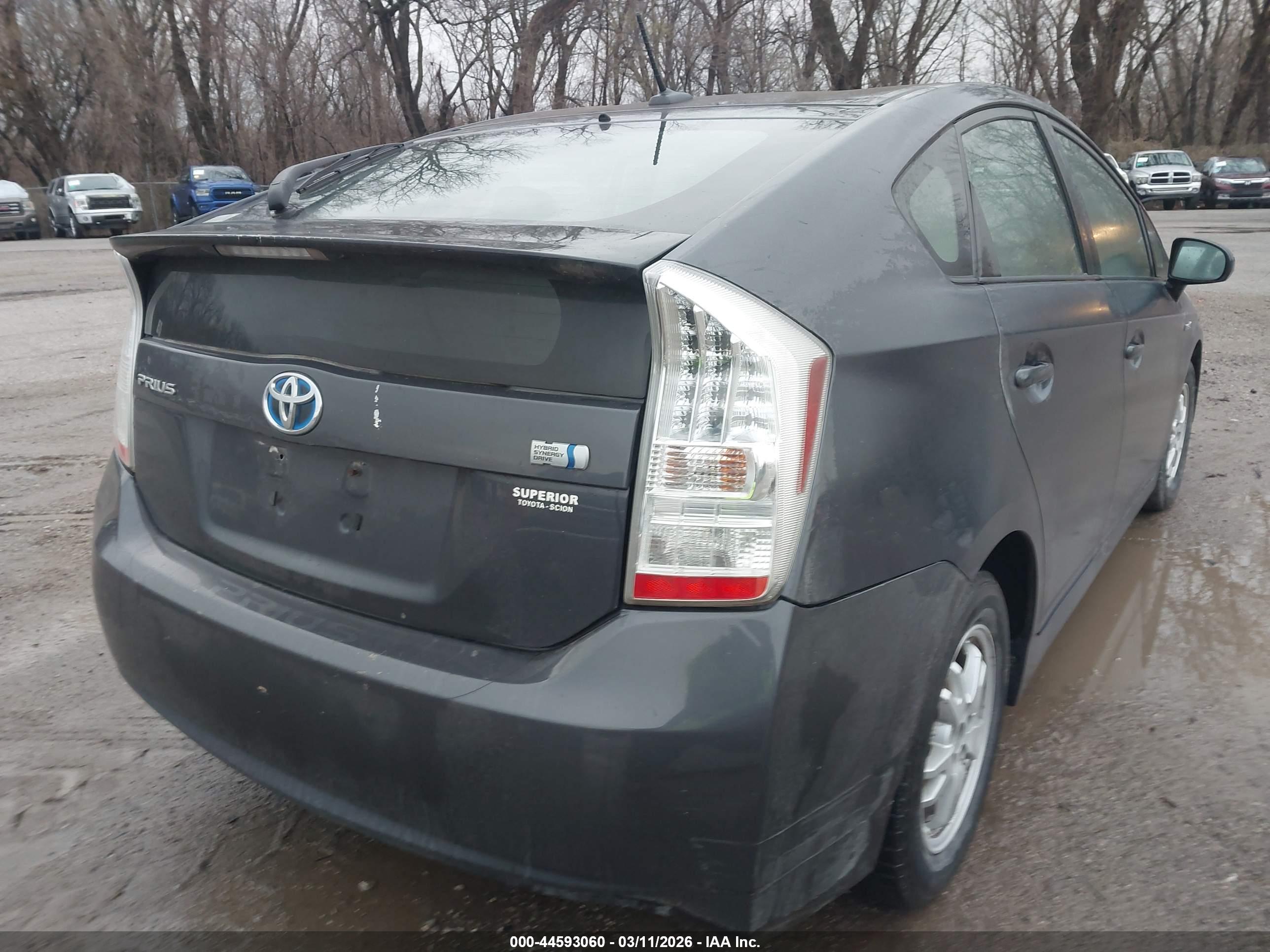 TOYOTA PRIUS image 4