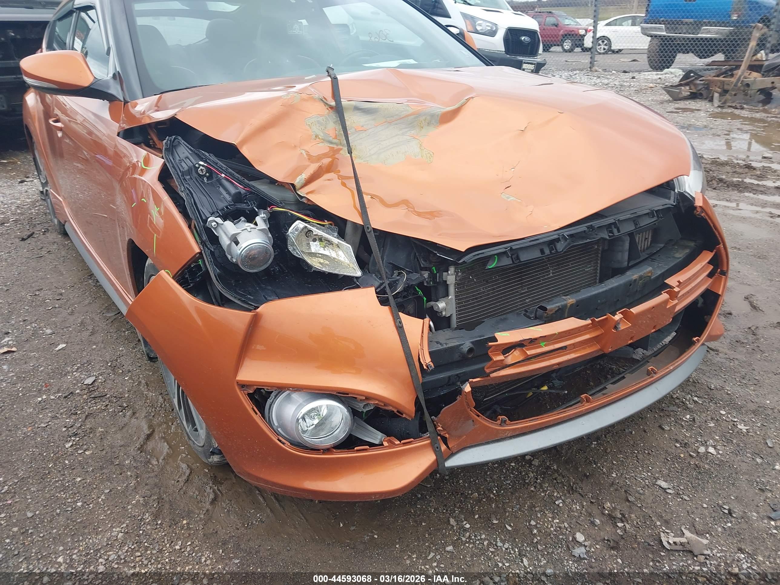 HYUNDAI VELOSTER image 6