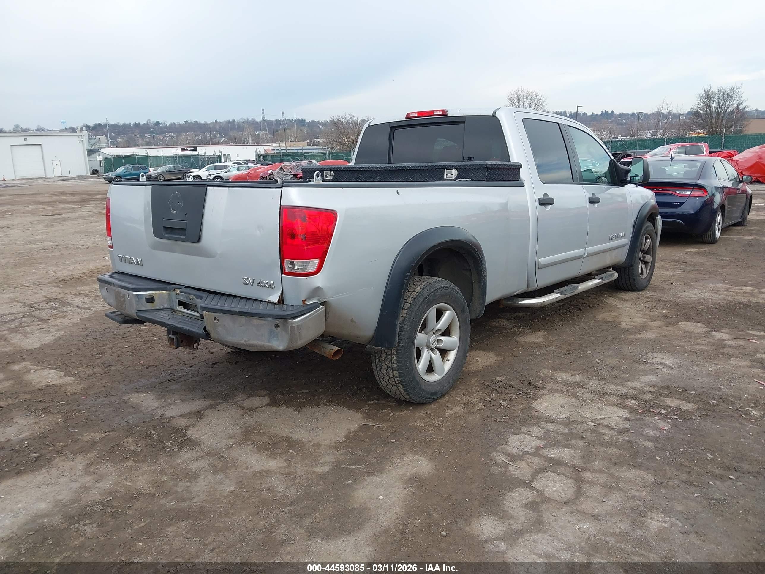 NISSAN TITAN image 4