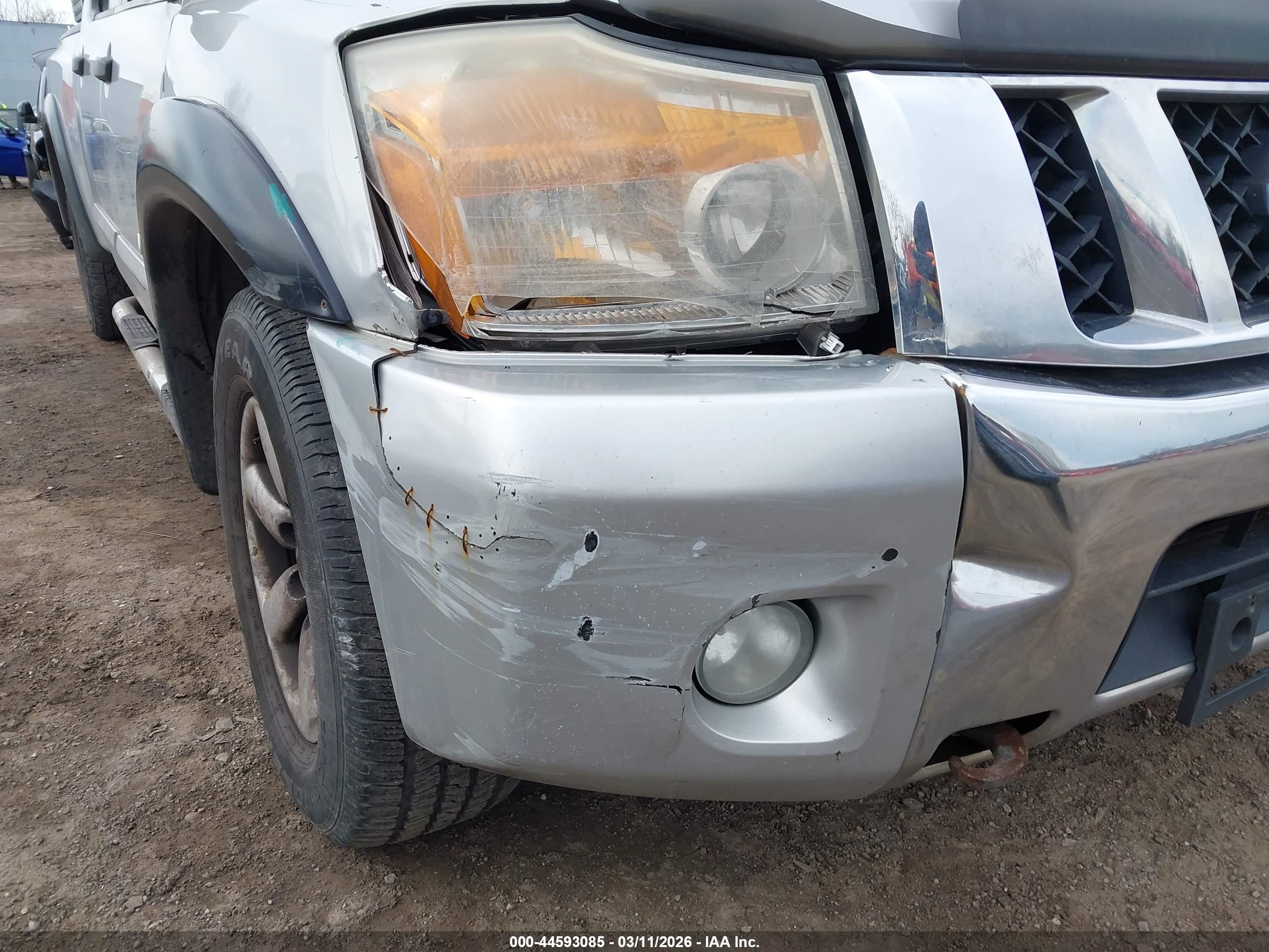 NISSAN TITAN image 6