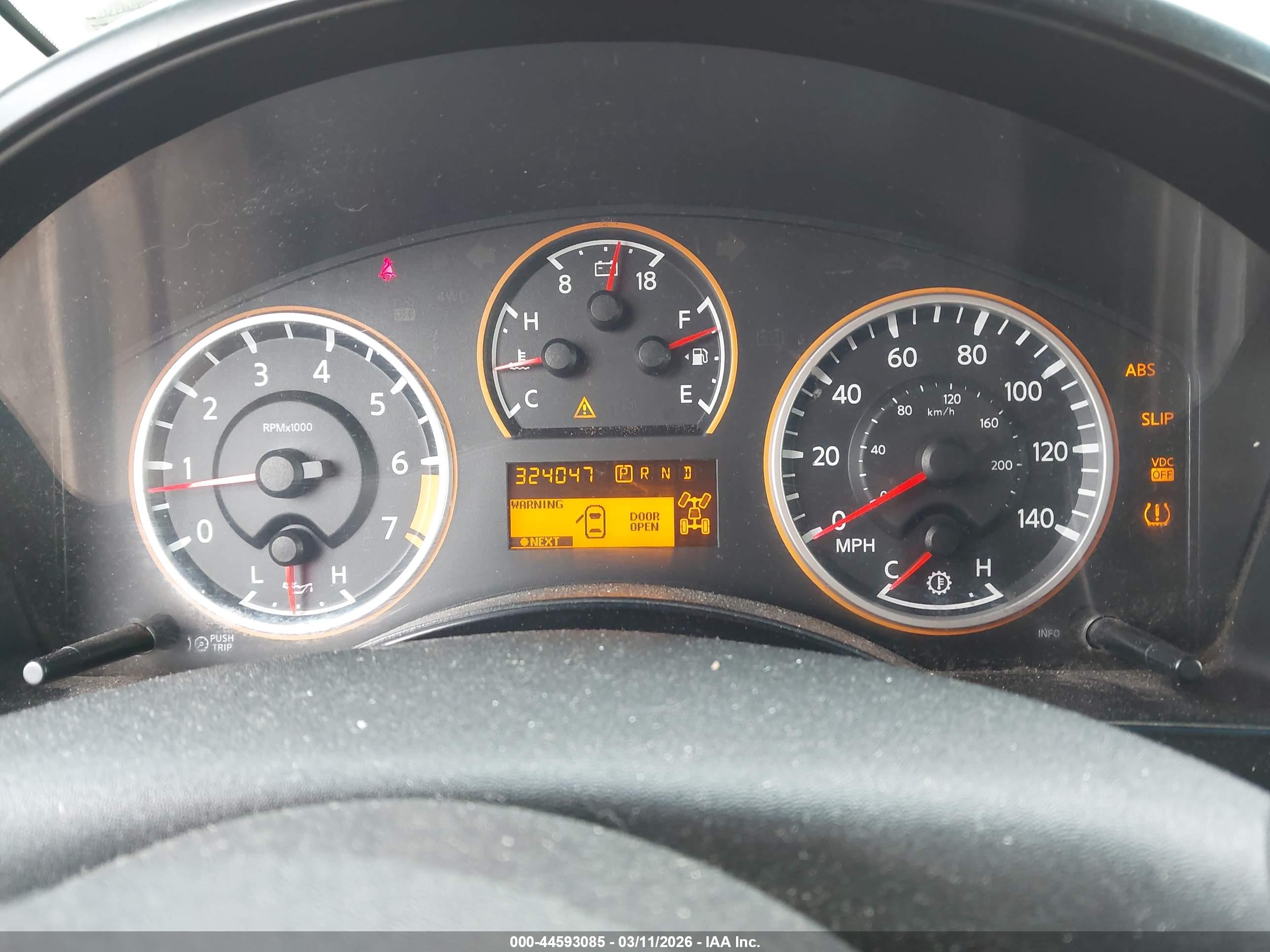 NISSAN TITAN image 7