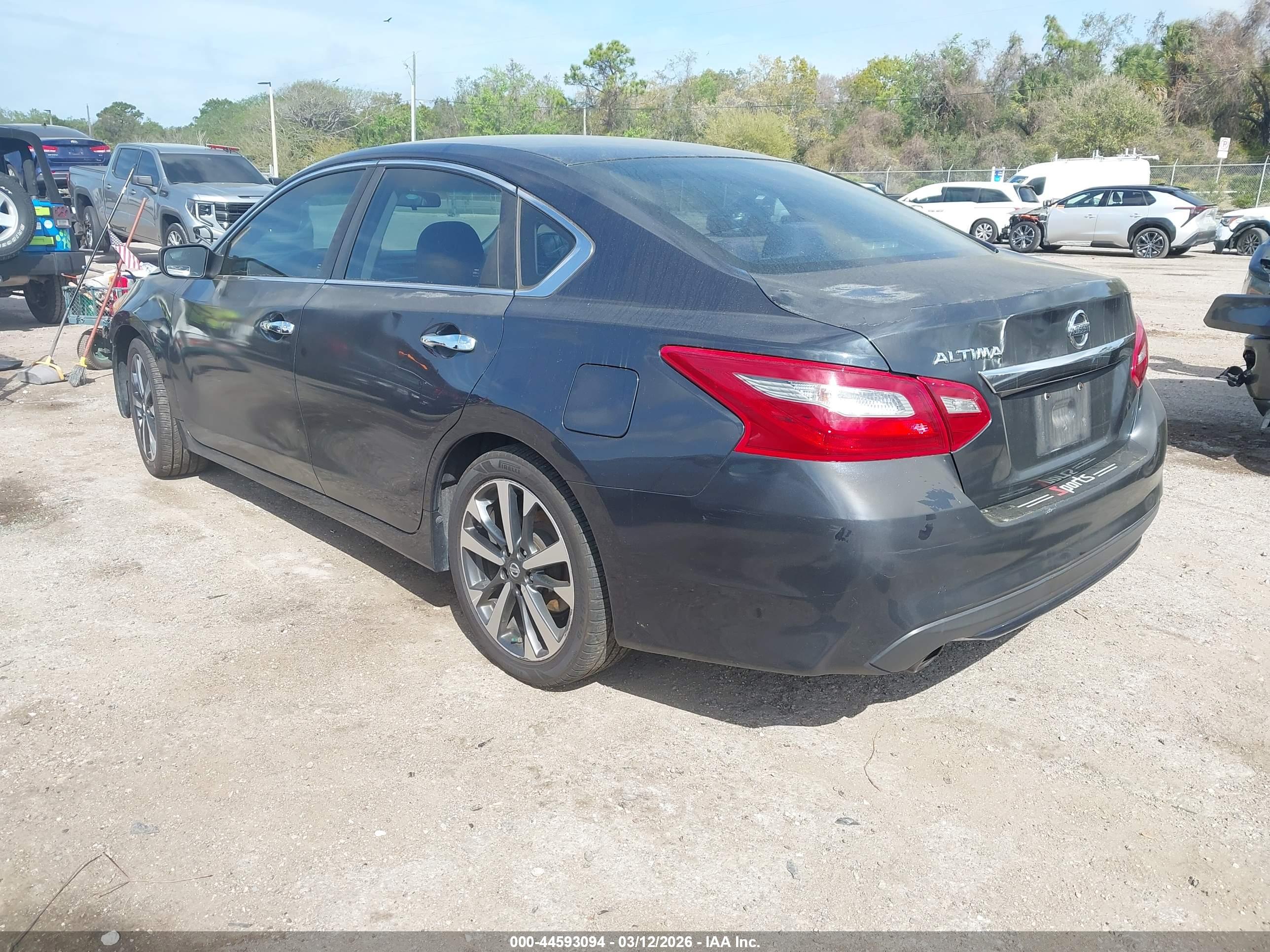 NISSAN ALTIMA image 3