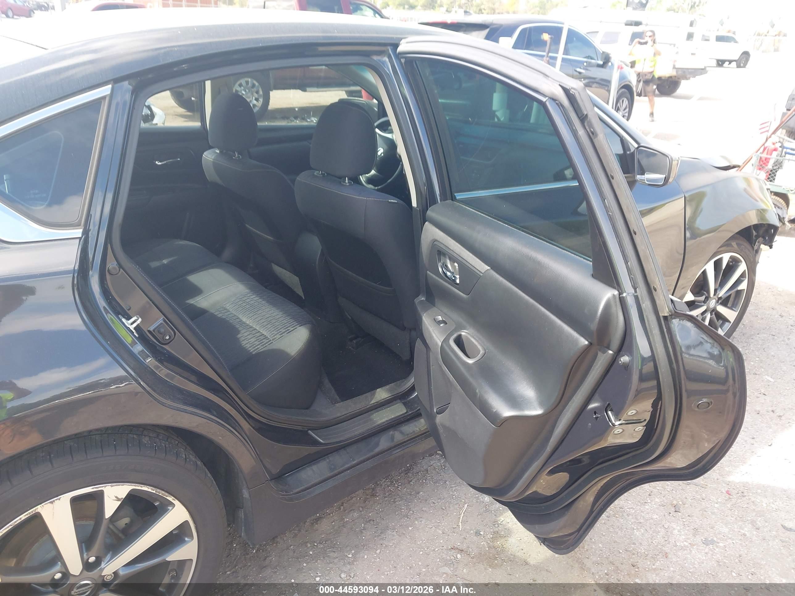 NISSAN ALTIMA image 8