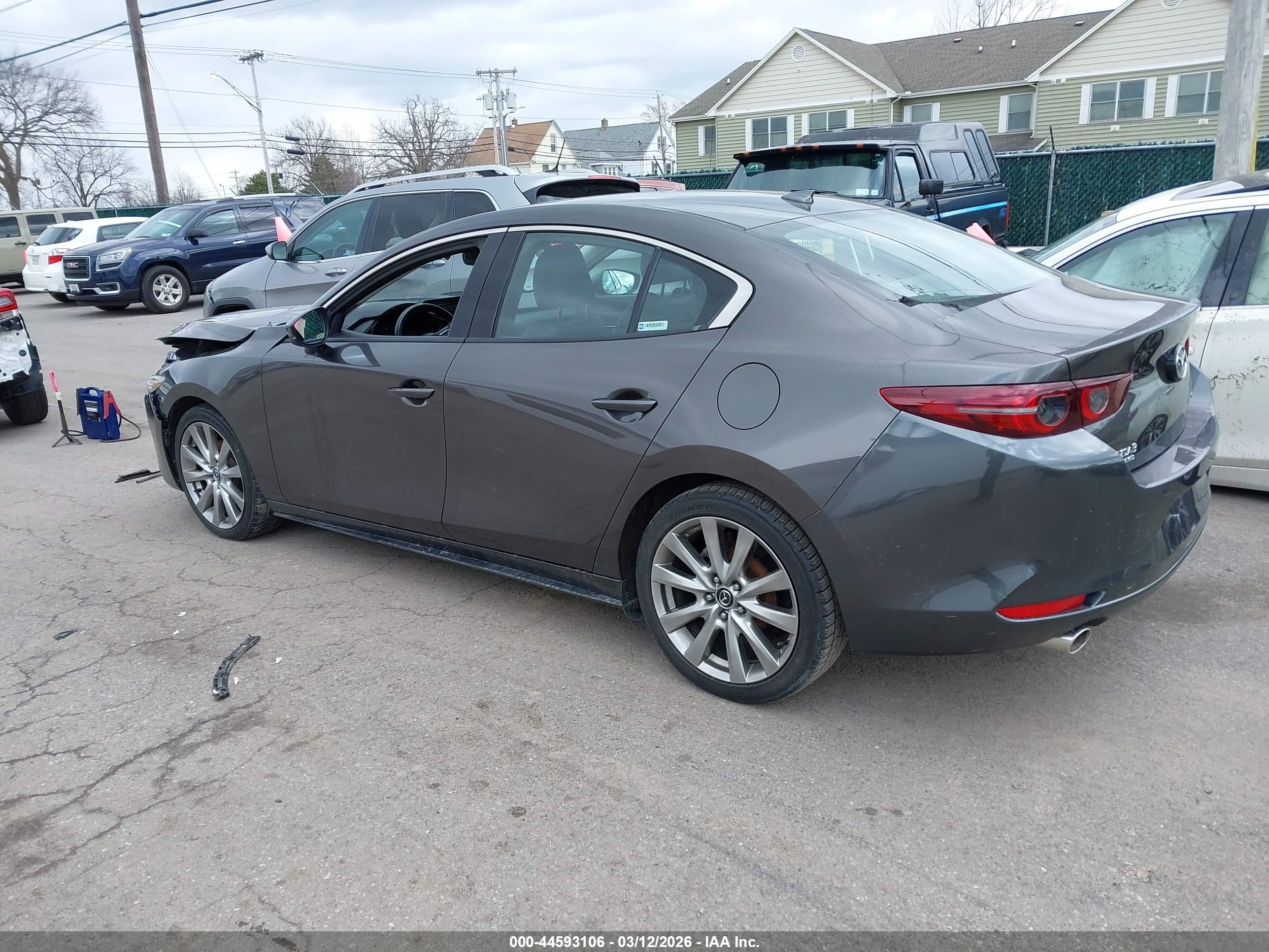 MAZDA MAZDA3 image 3