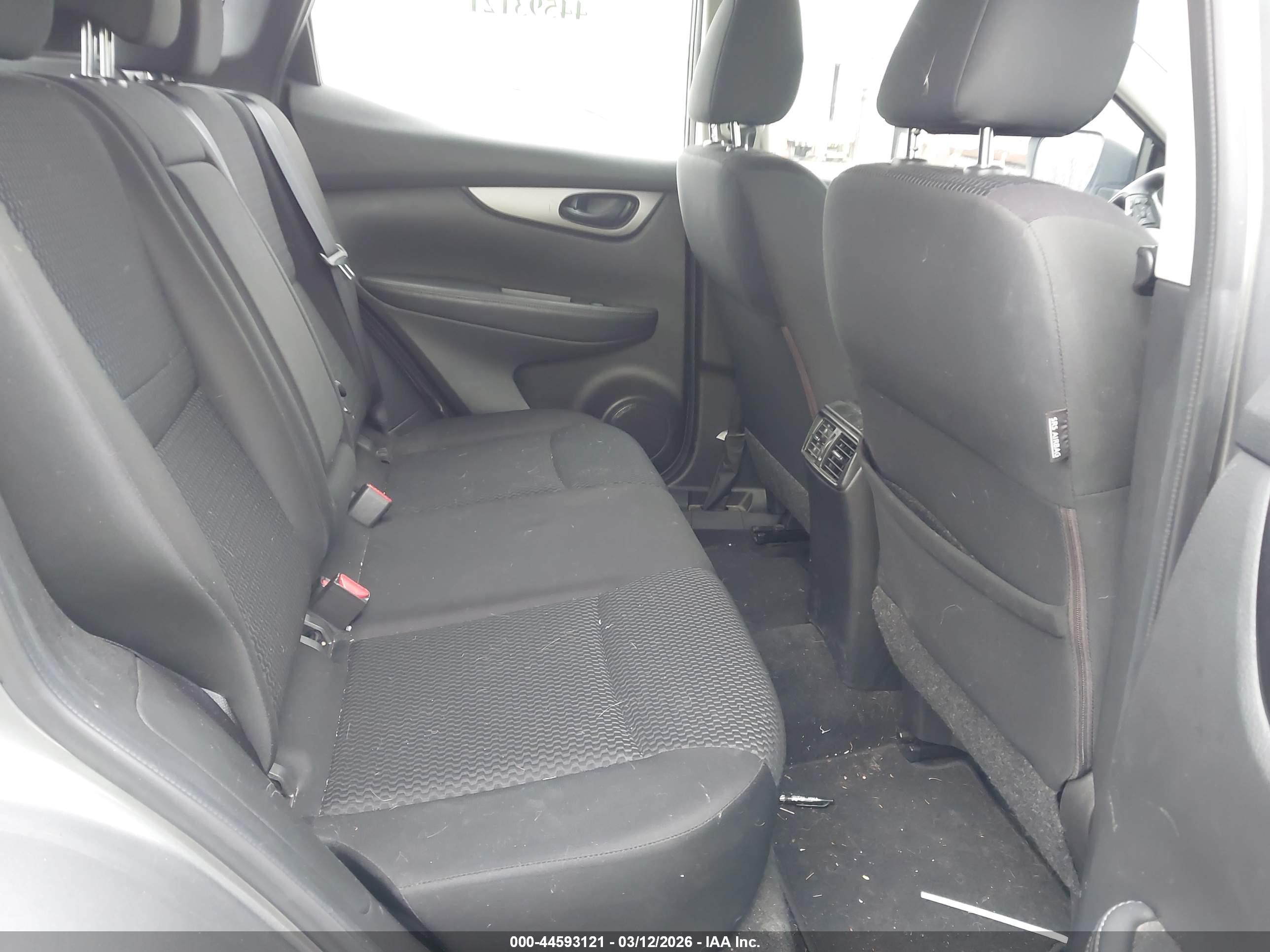 NISSAN ROGUE image 8