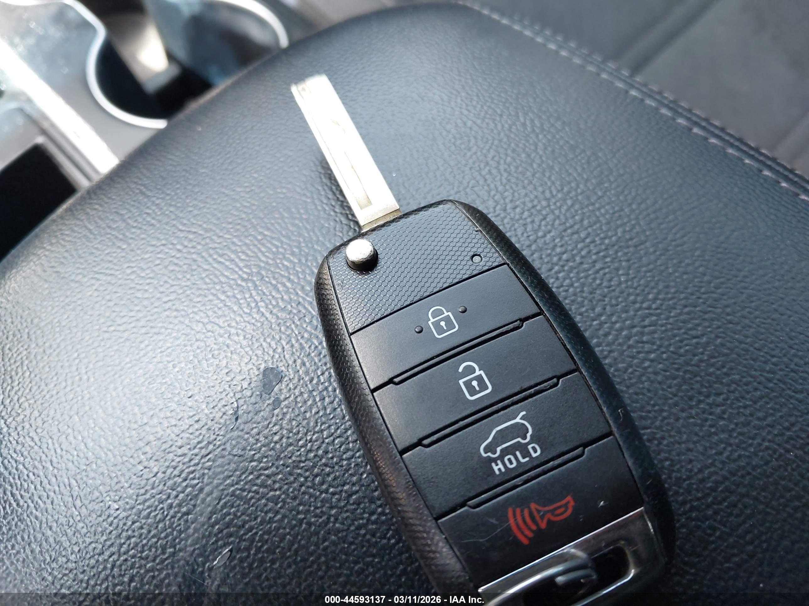 KIA SORENTO image 11