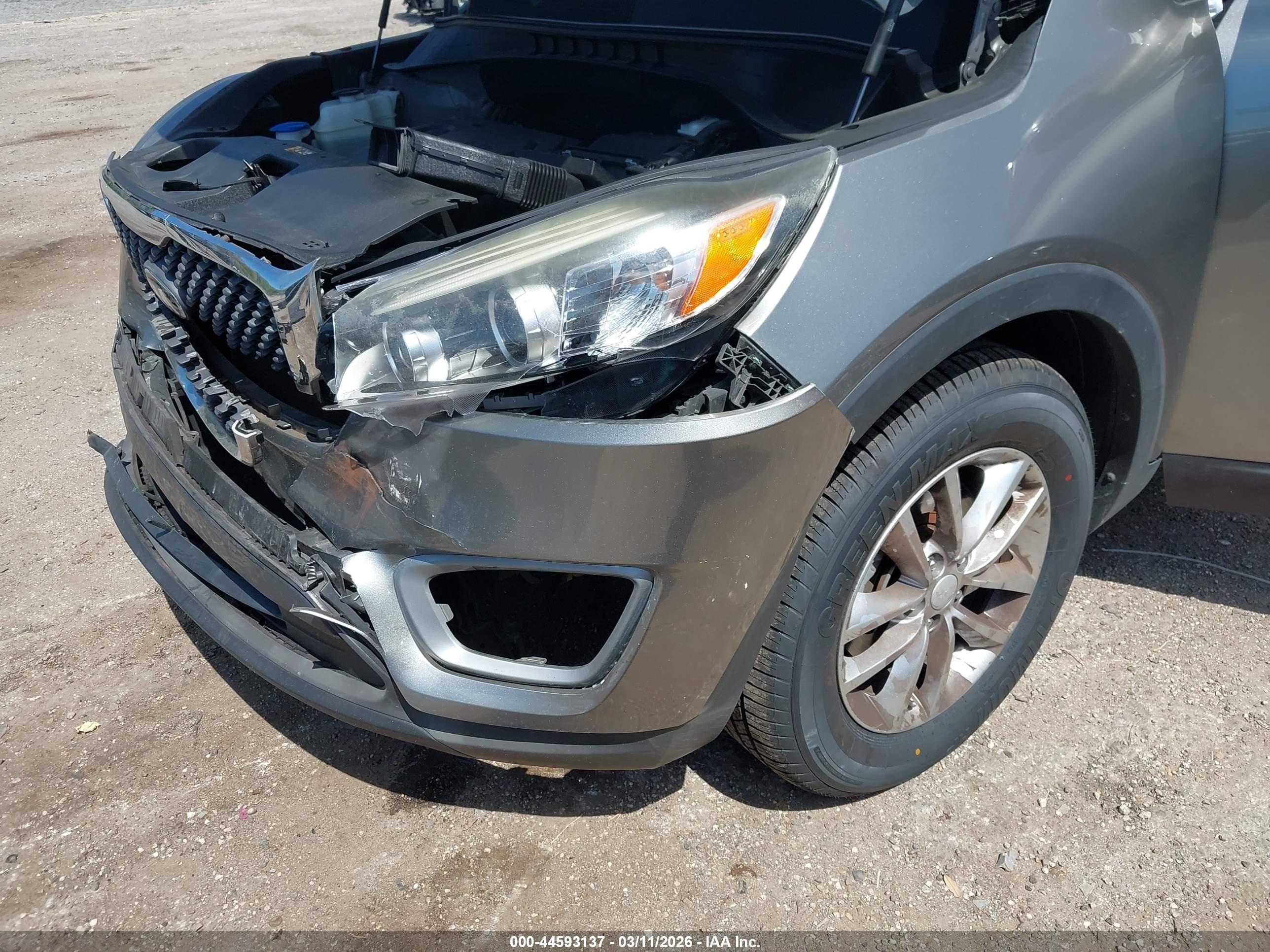 KIA SORENTO image 6