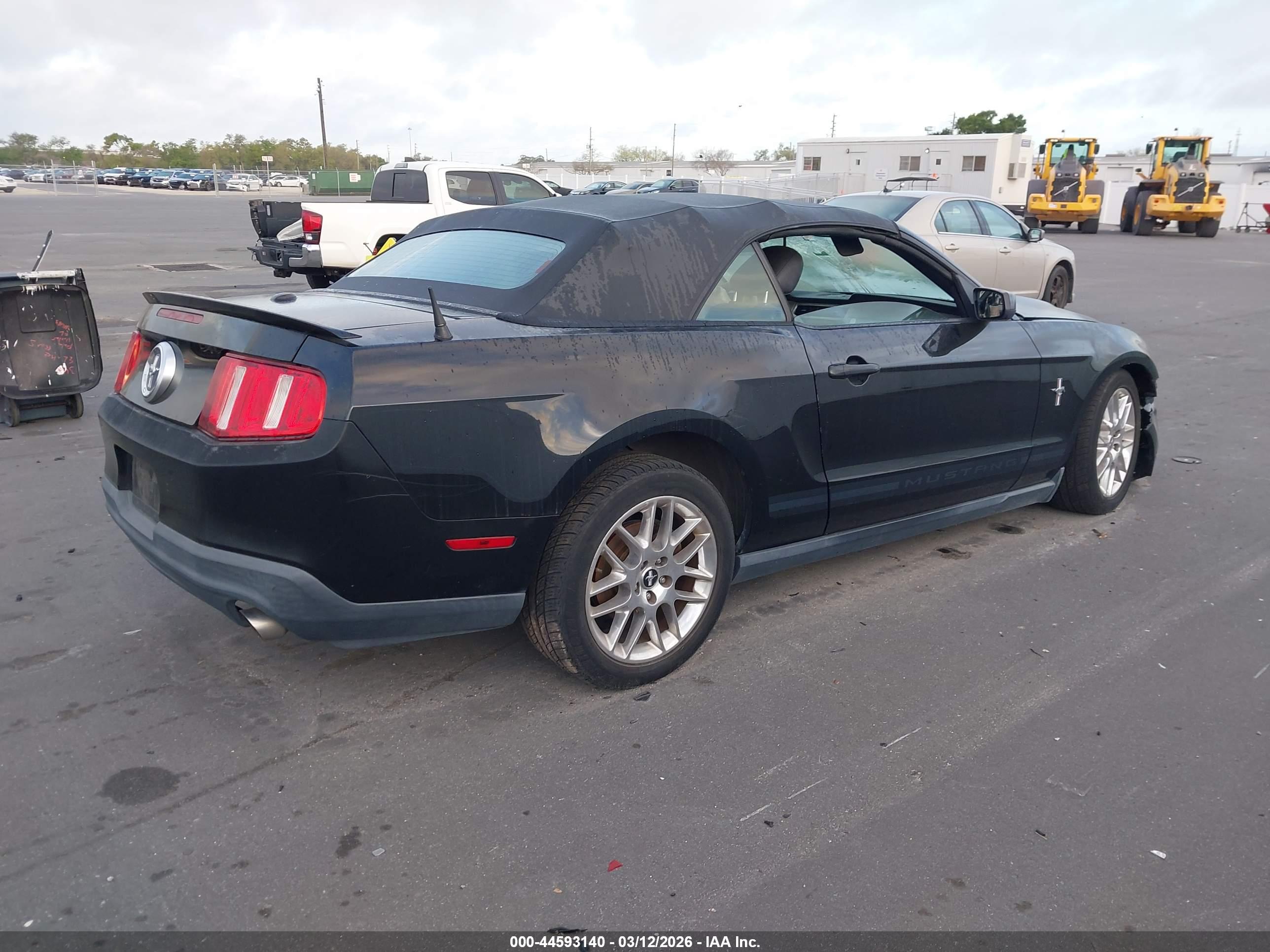 FORD MUSTANG image 4