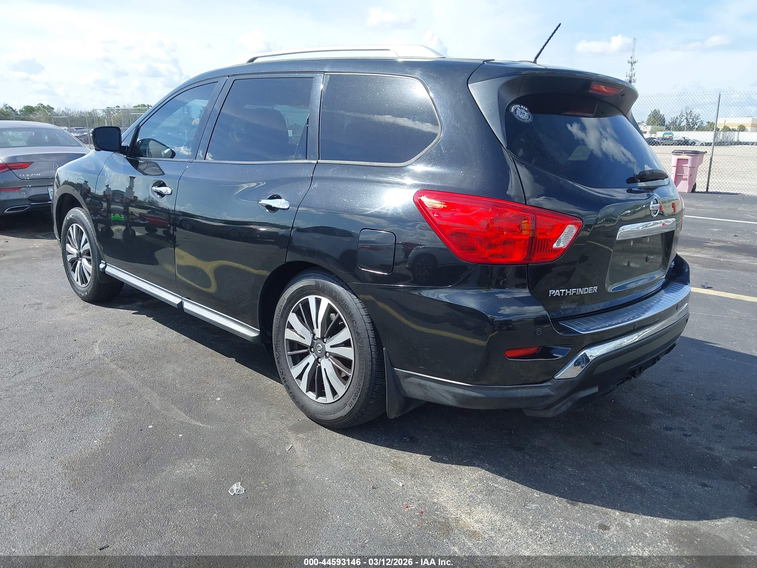 NISSAN PATHFINDER image 3