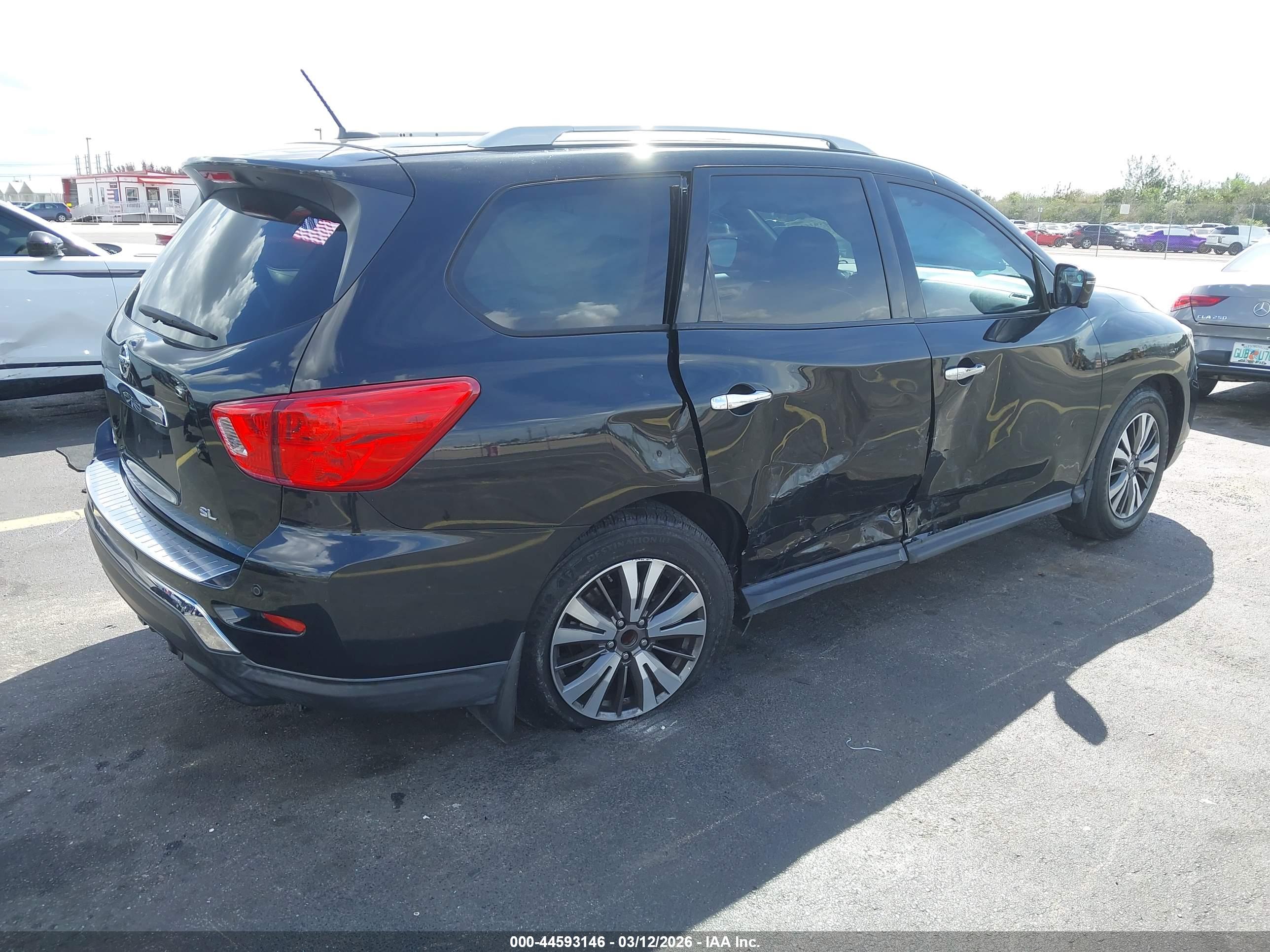 NISSAN PATHFINDER image 4