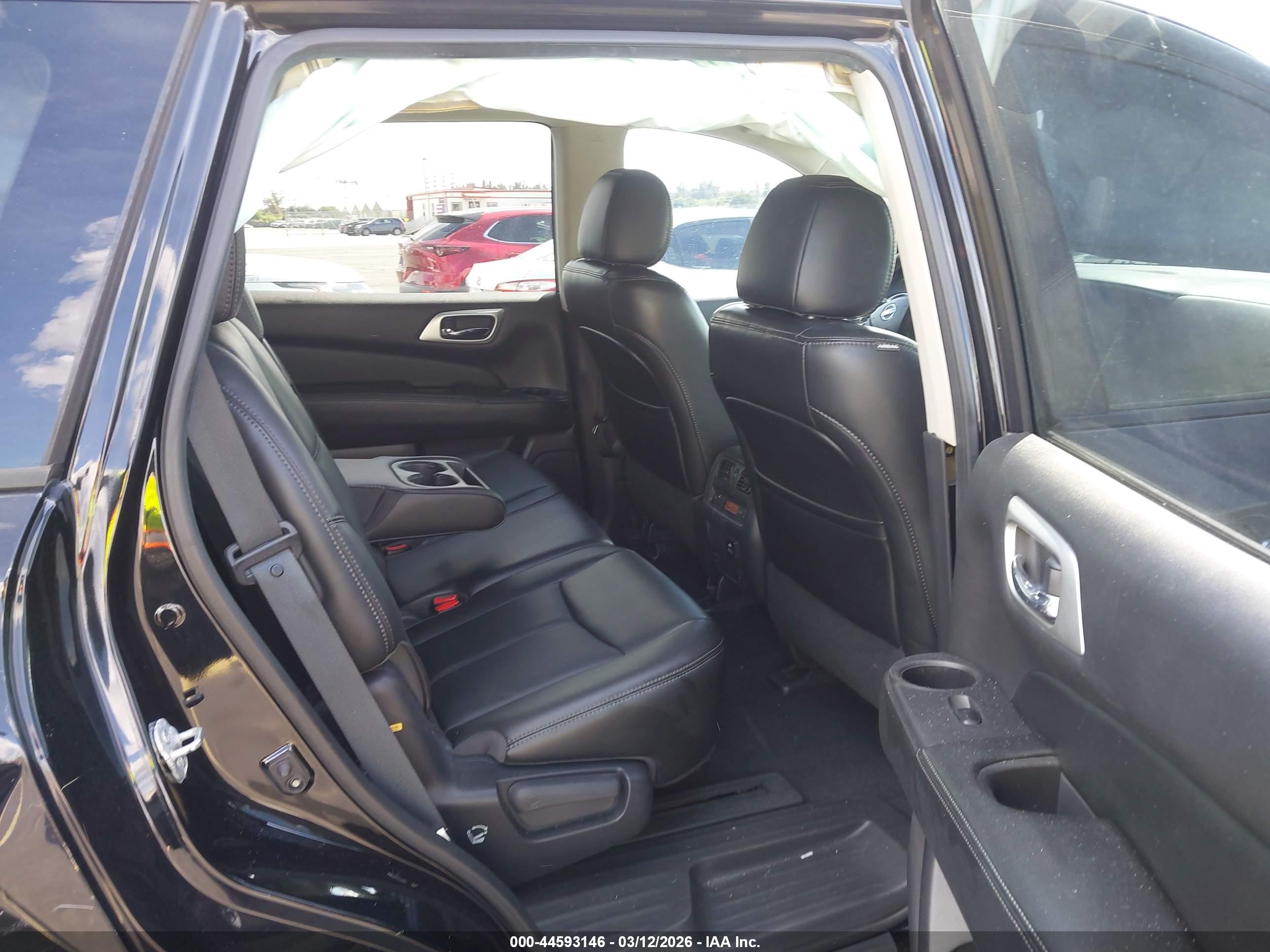 NISSAN PATHFINDER image 8