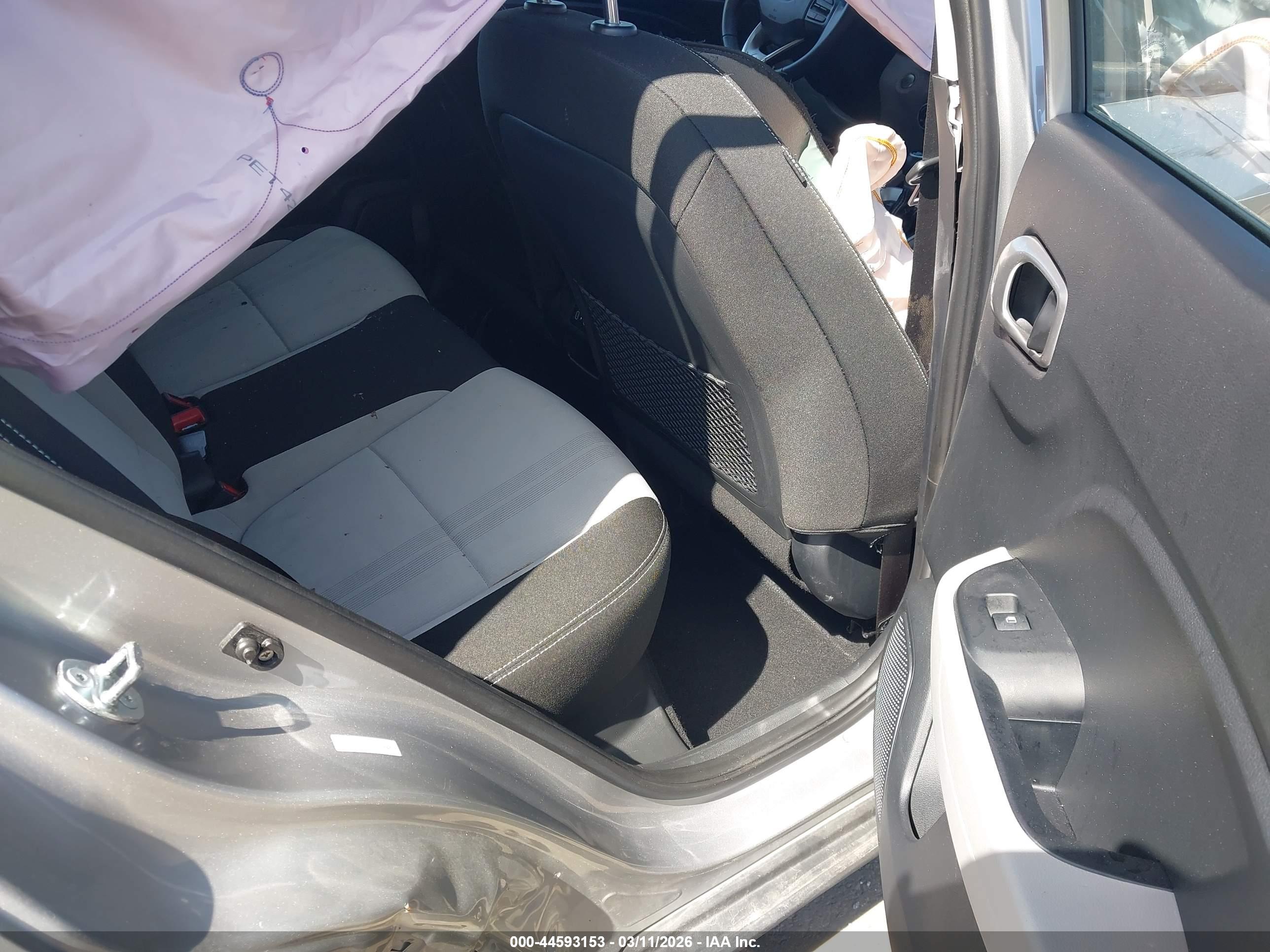 HYUNDAI VENUE image 8