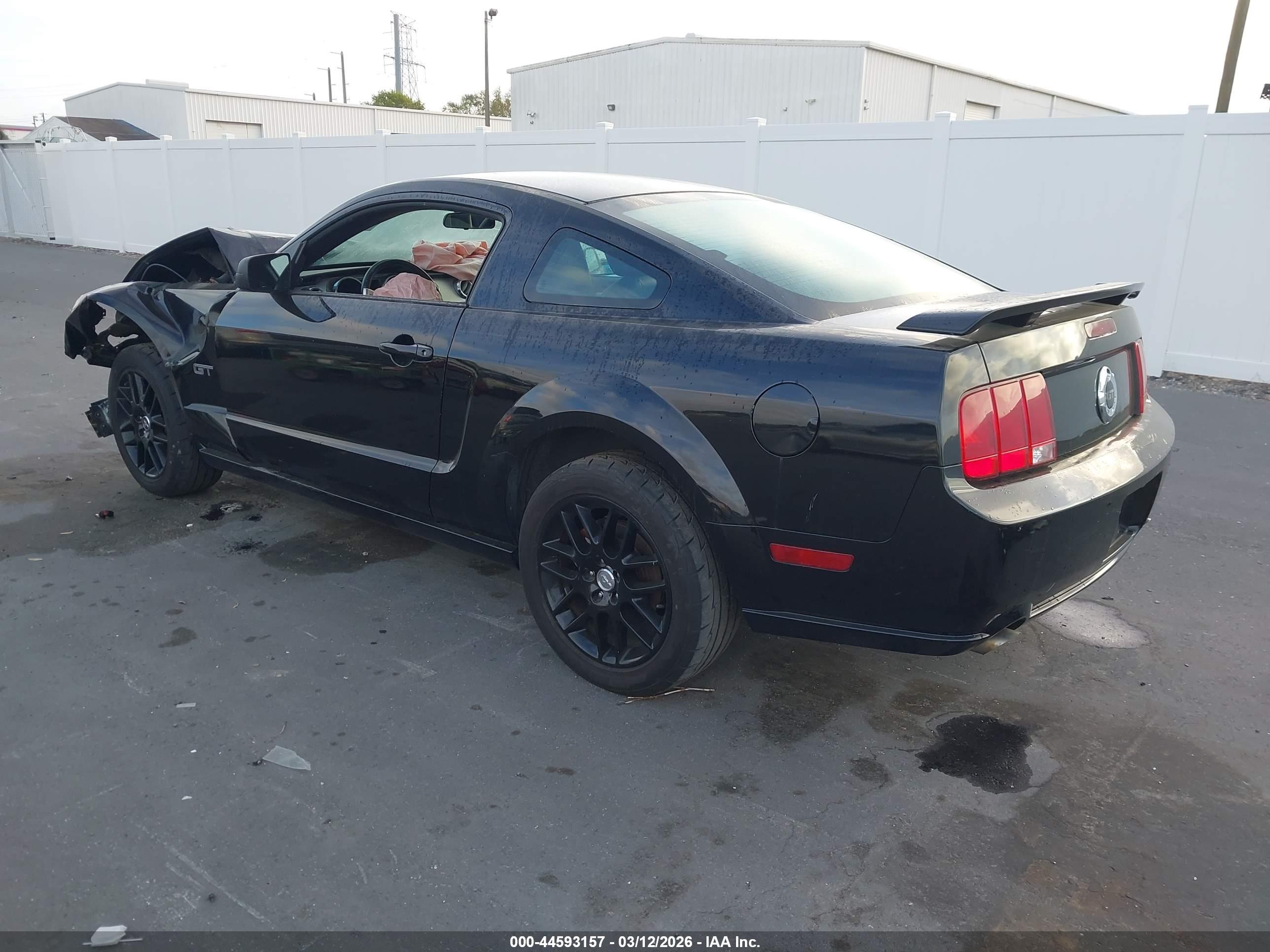 FORD MUSTANG image 3
