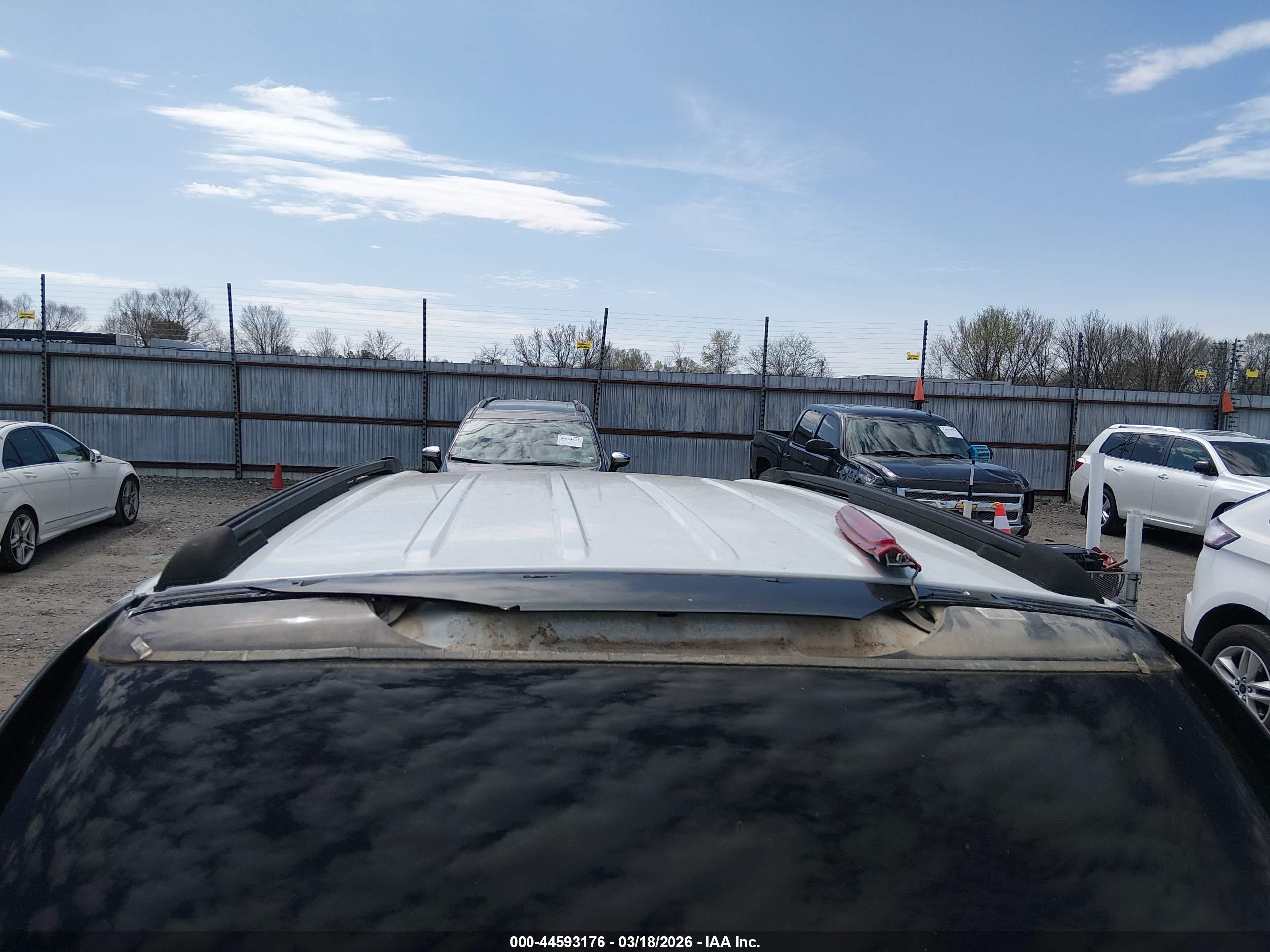 GMC ENVOY image 6