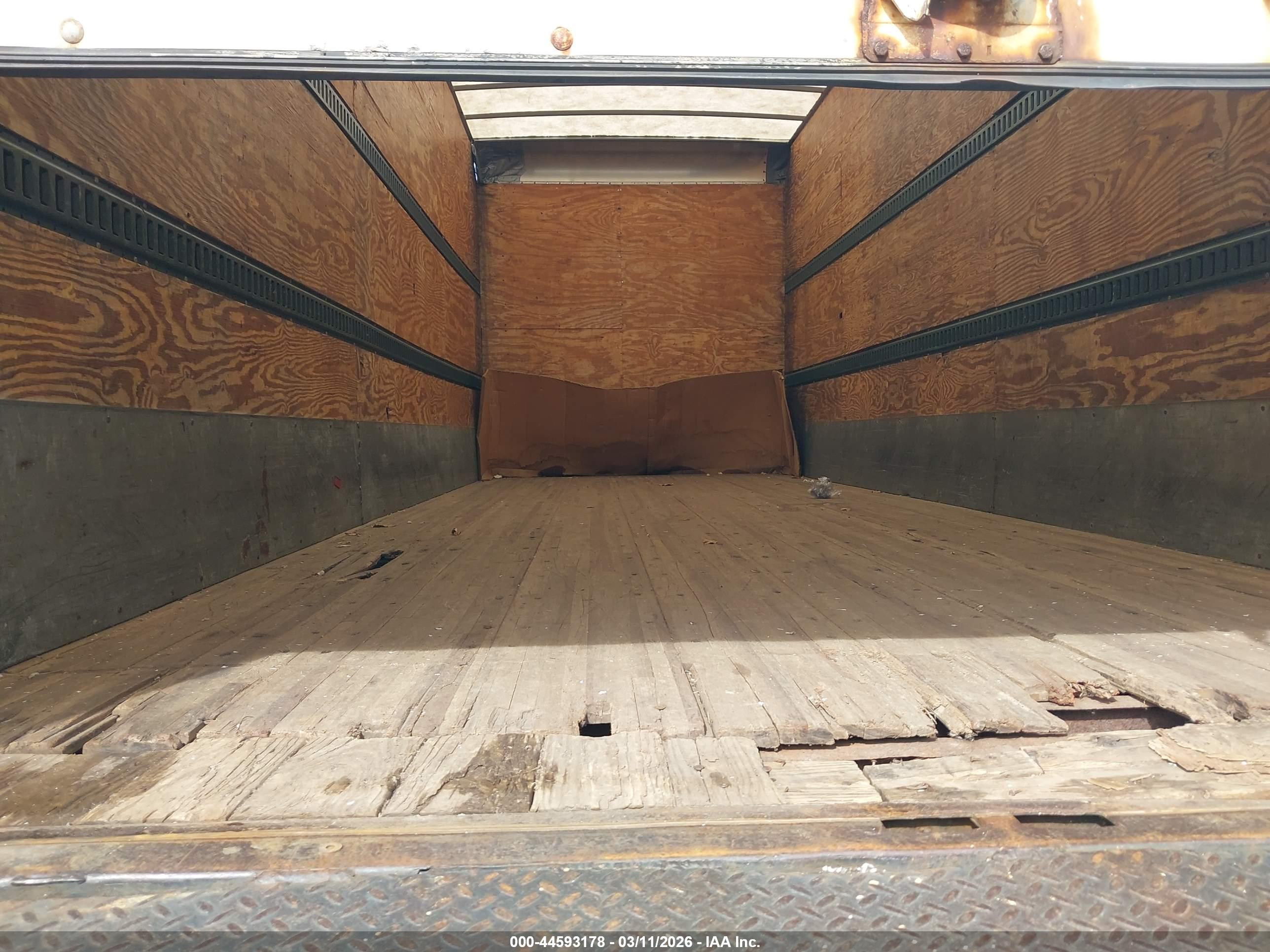 FORD F-650 image 7