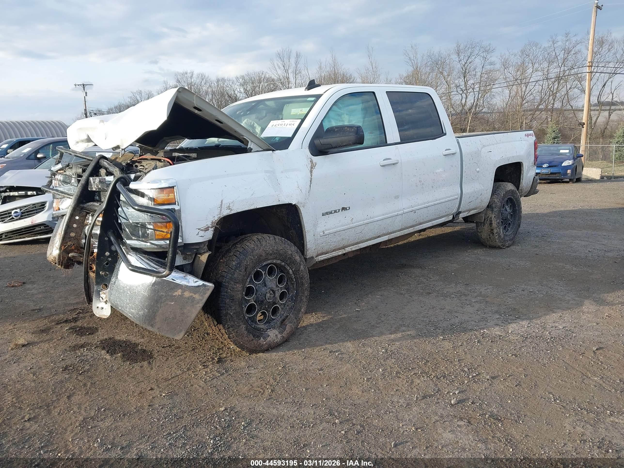 CHEVROLET SILVERADO image 2
