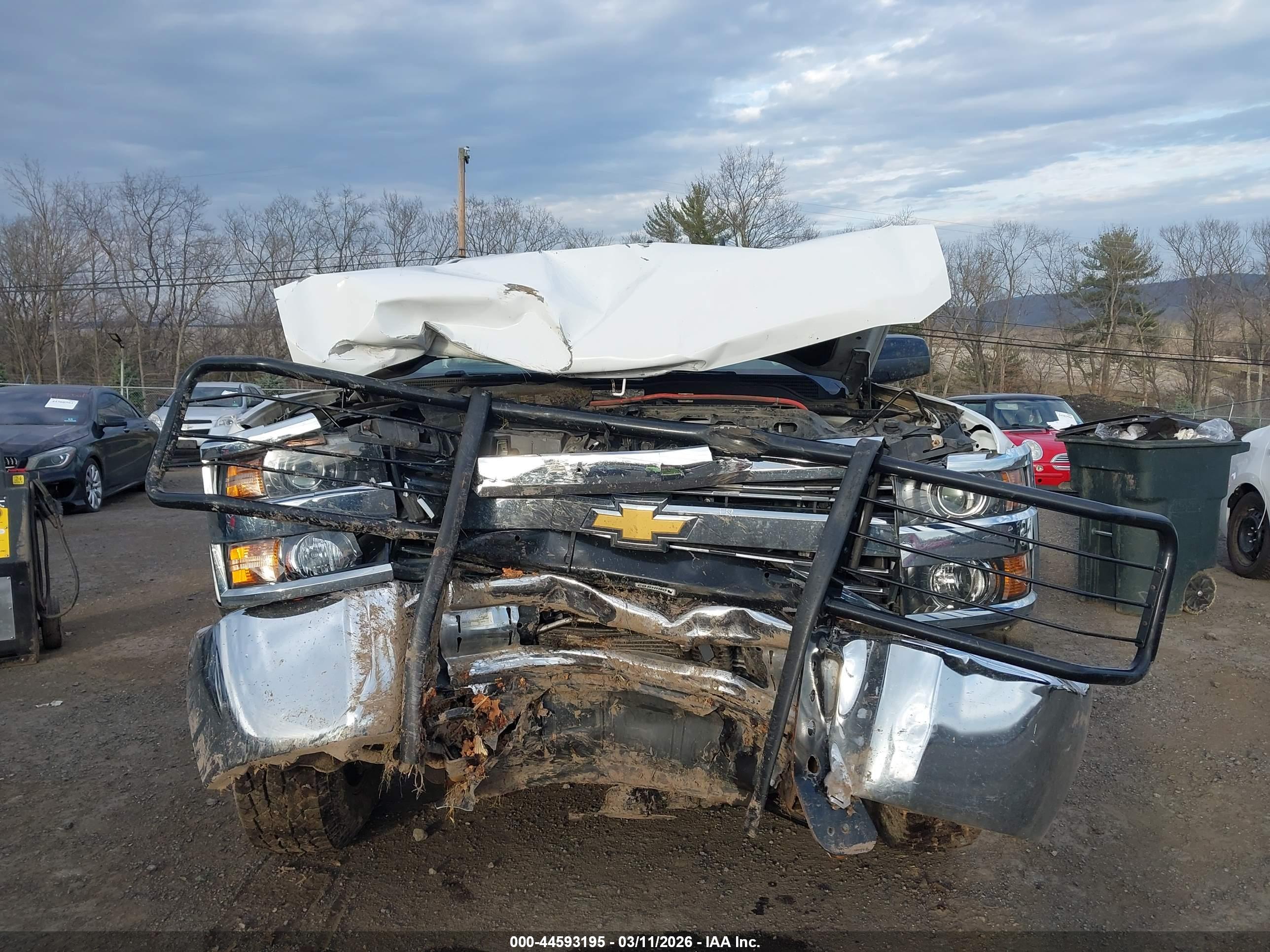 CHEVROLET SILVERADO image 6