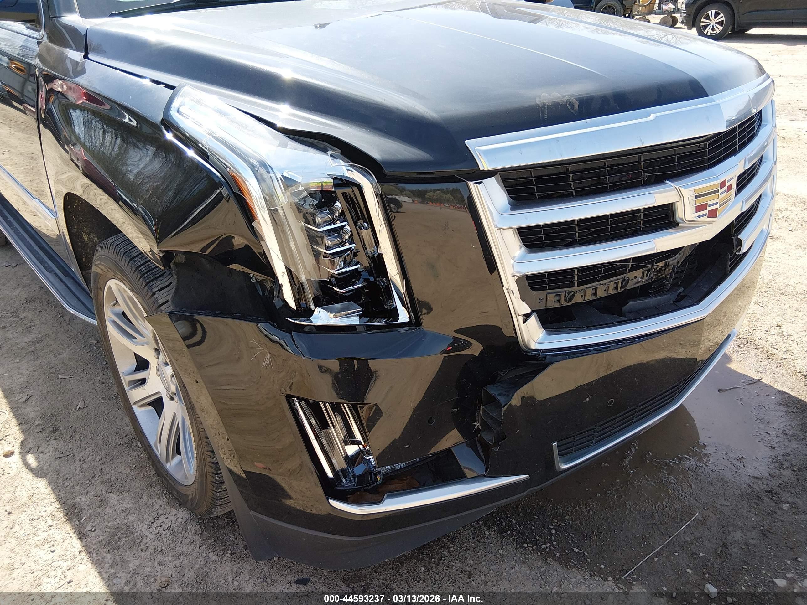 CADILLAC ESCALADE image 6