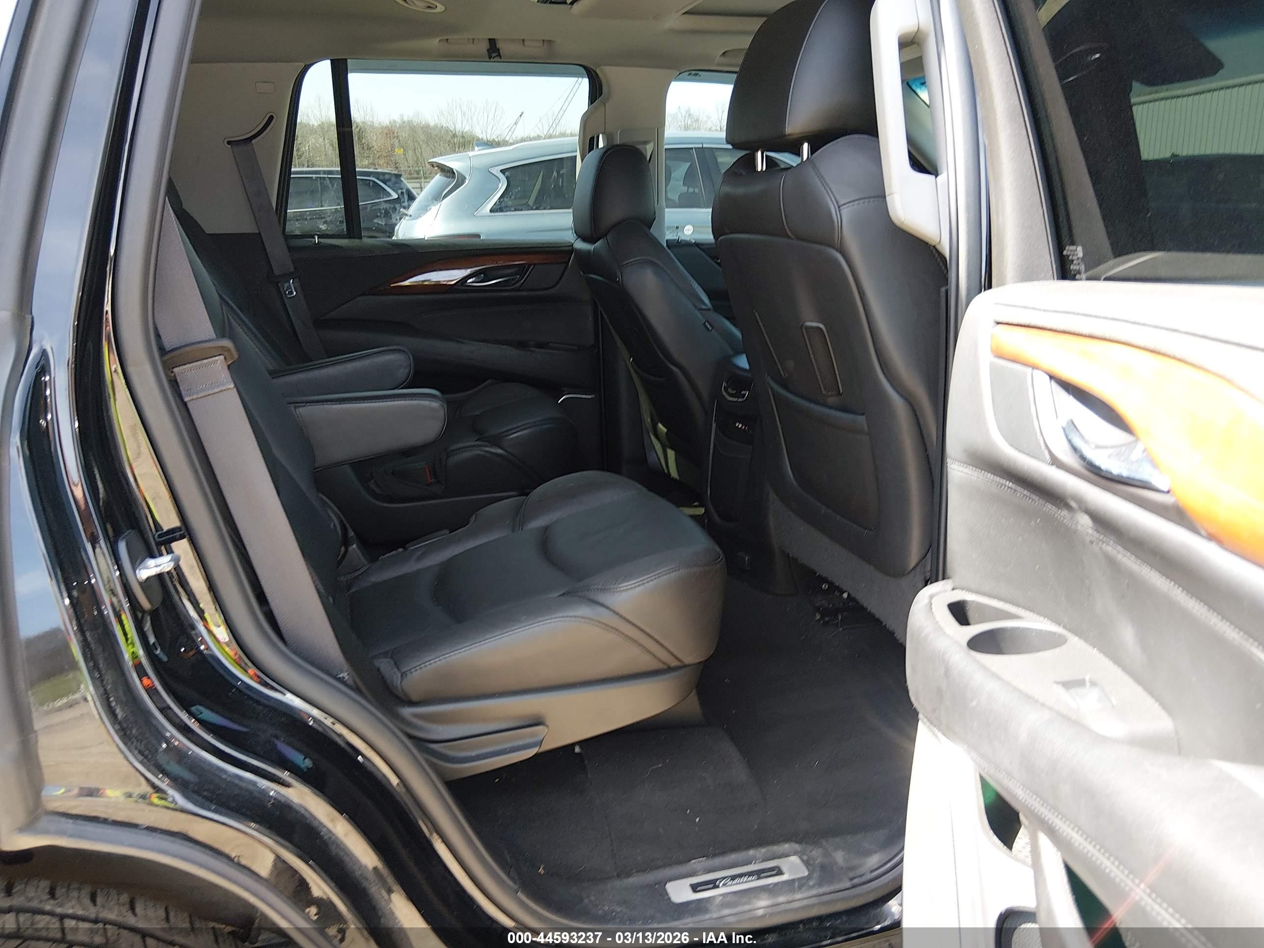 CADILLAC ESCALADE image 8