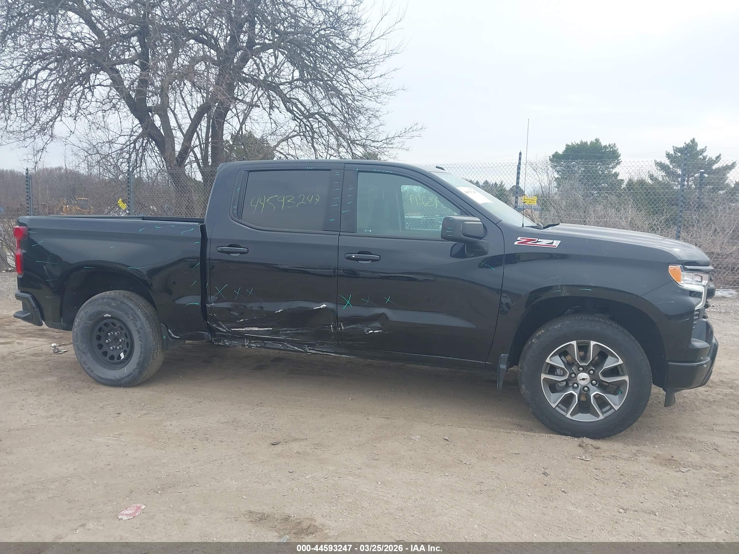 CHEVROLET SILVERADO image 6