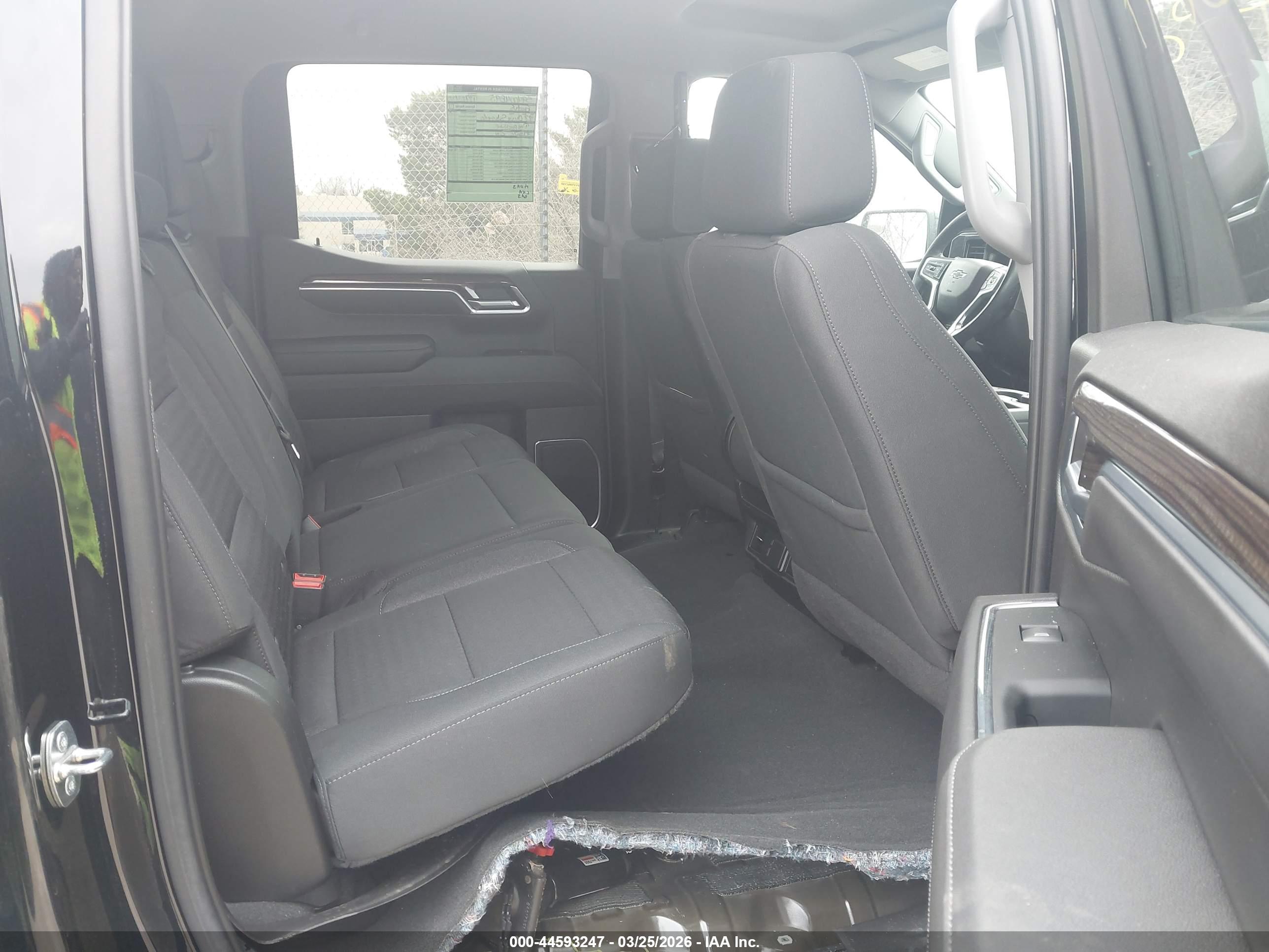 CHEVROLET SILVERADO image 8