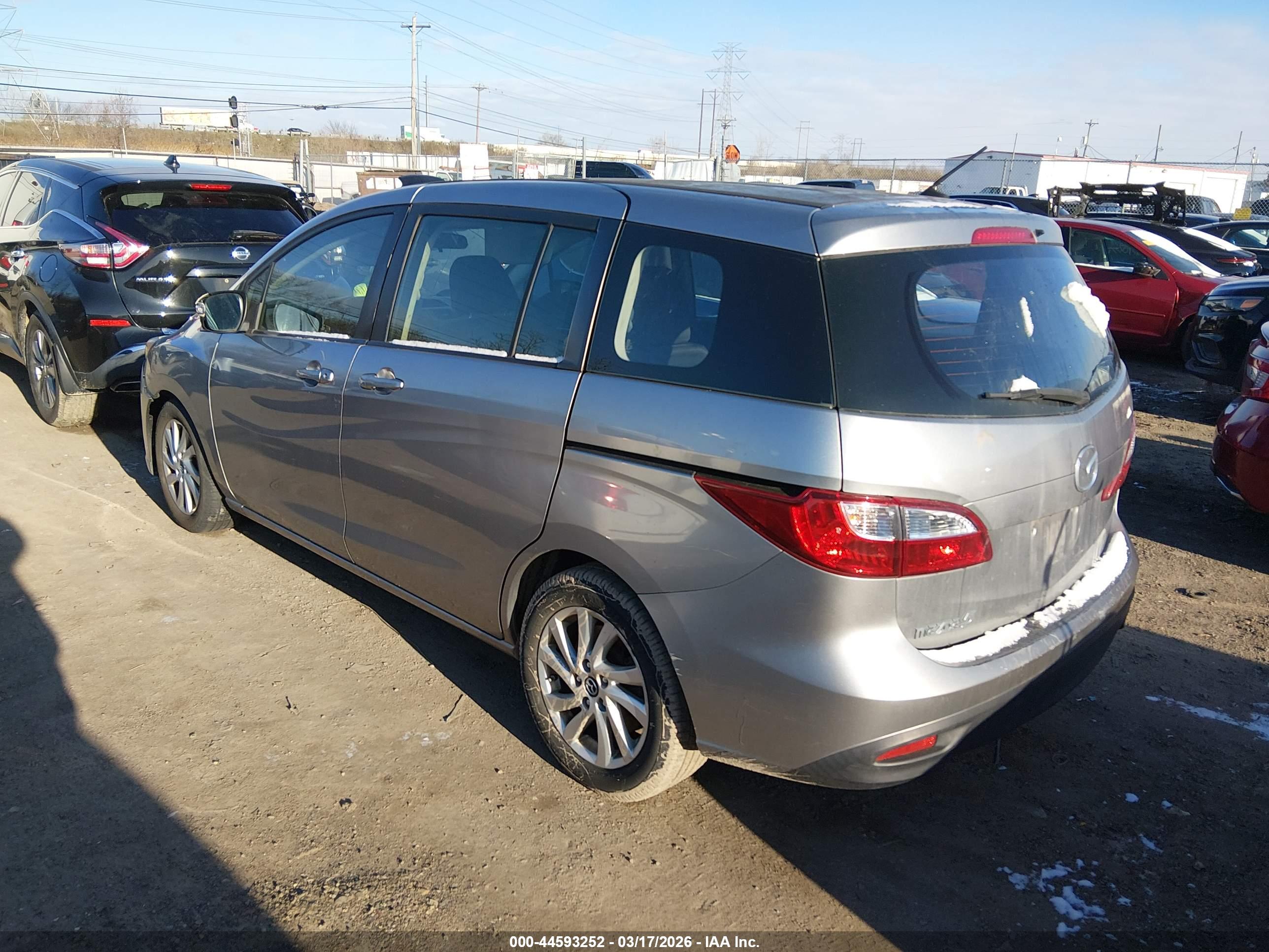 MAZDA MAZDA5 image 3