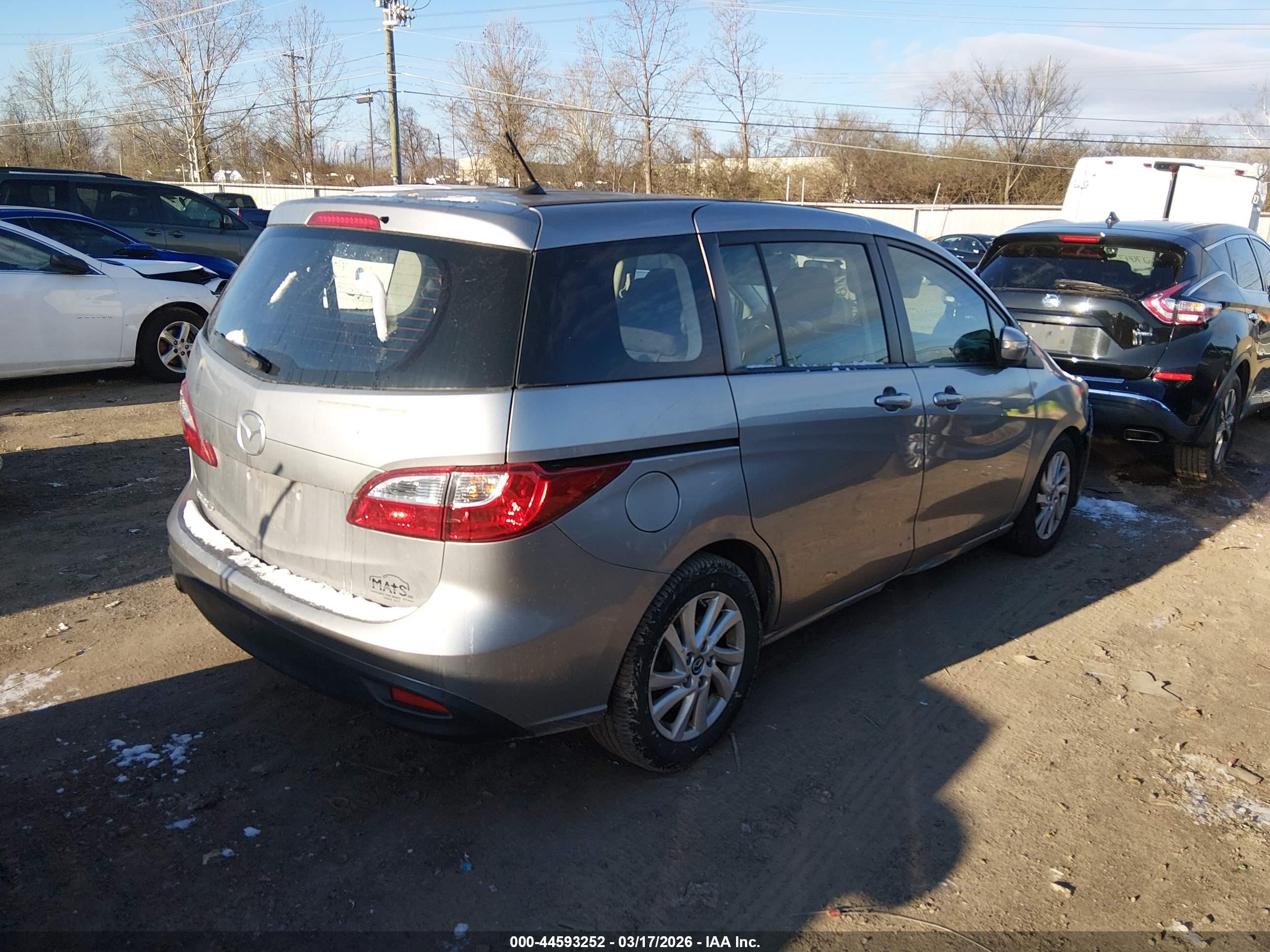 MAZDA MAZDA5 image 4