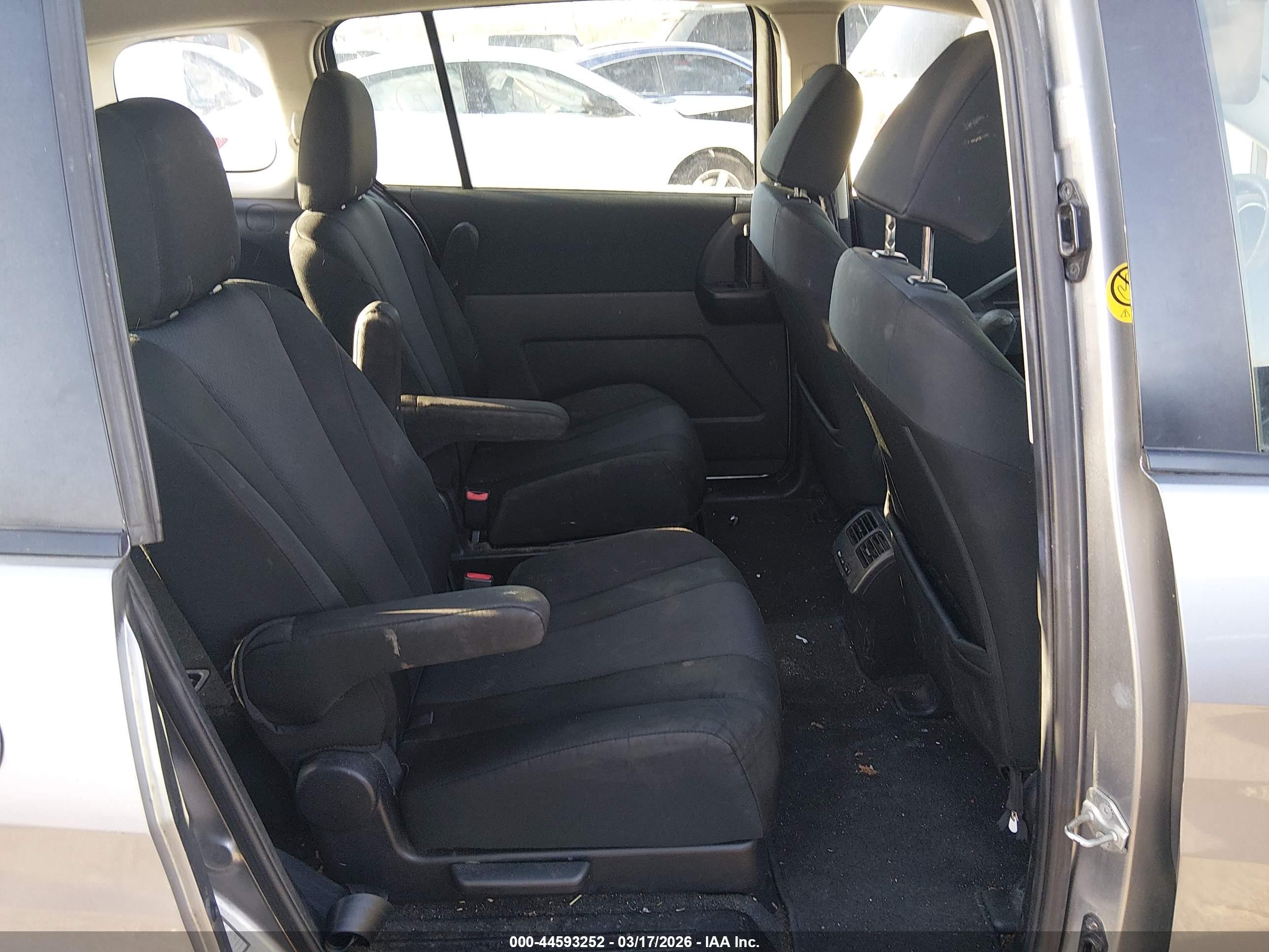 MAZDA MAZDA5 image 8