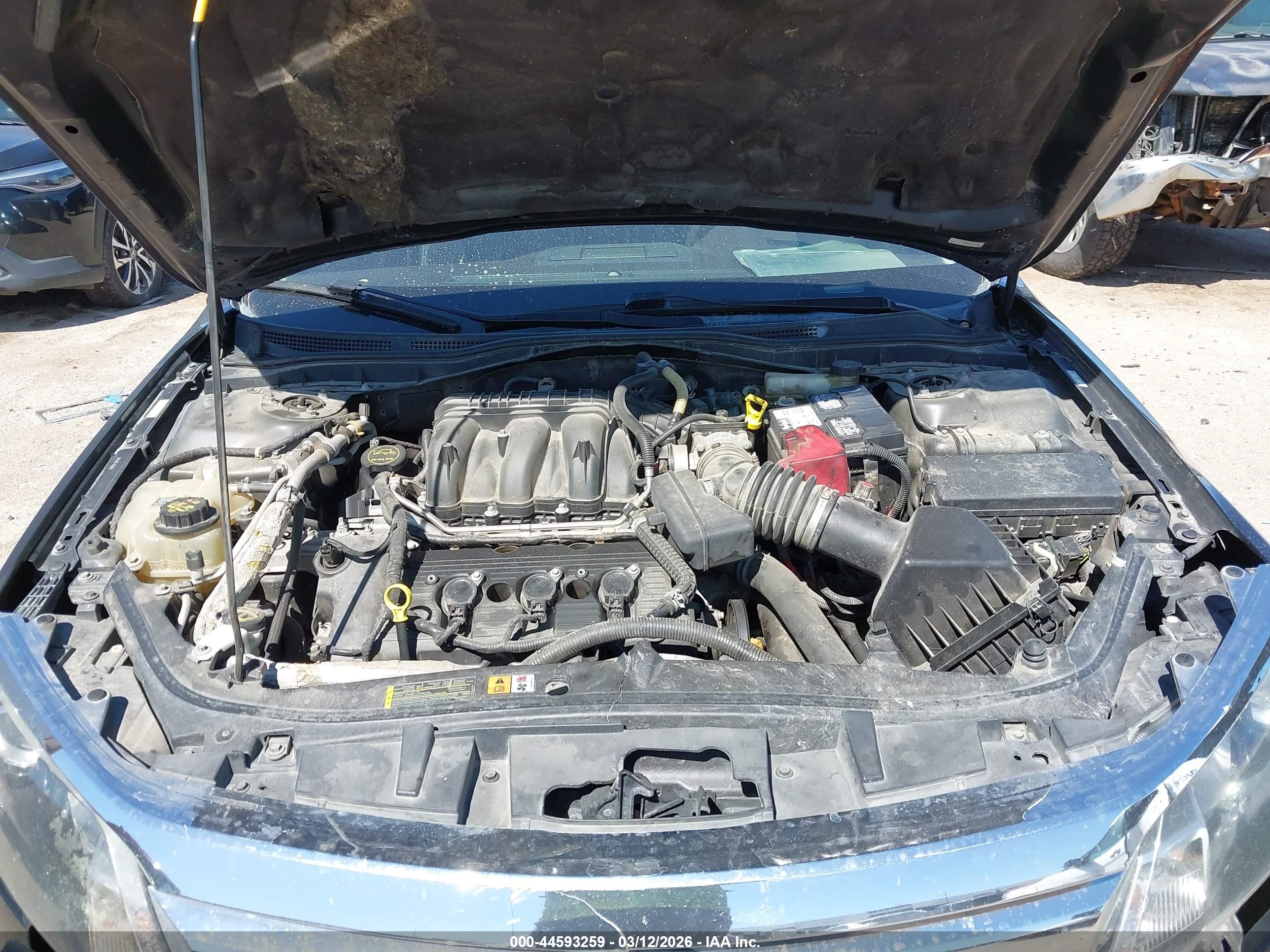 FORD FUSION image 10