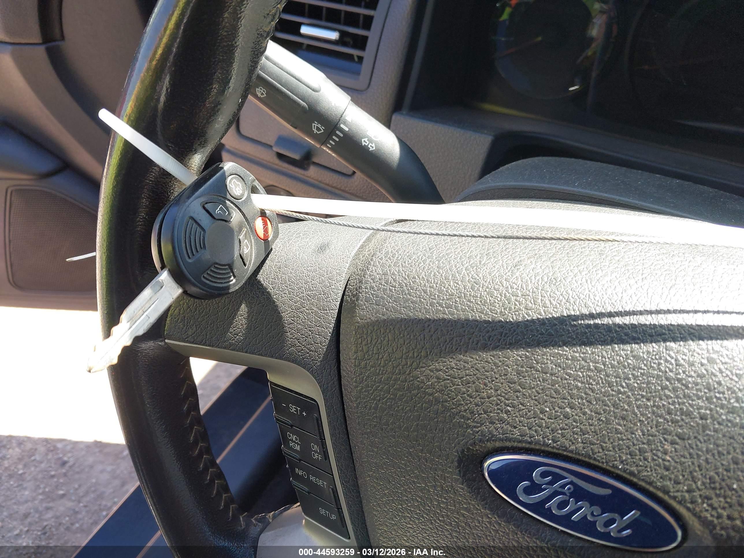 FORD FUSION image 11