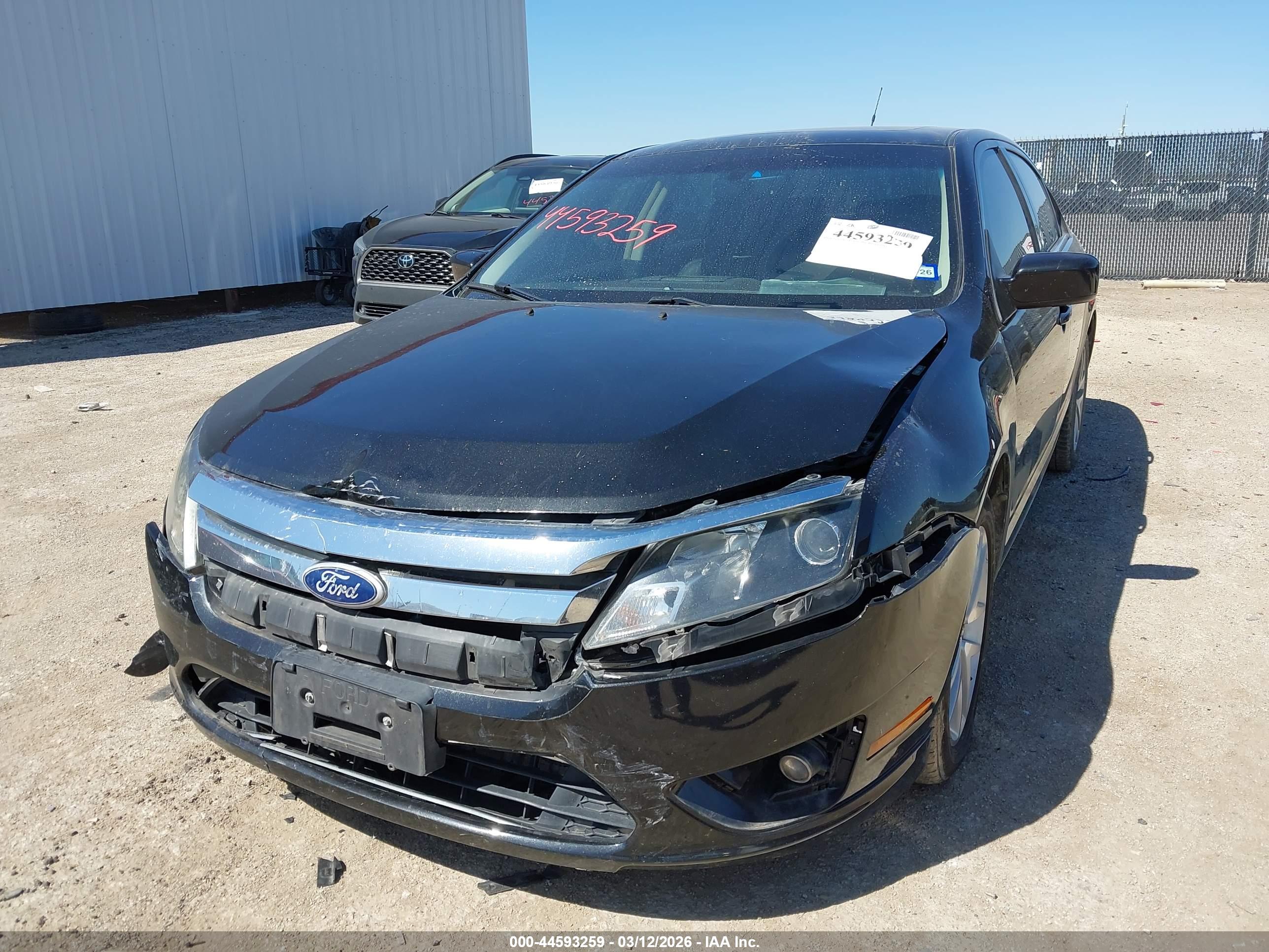 FORD FUSION image 2