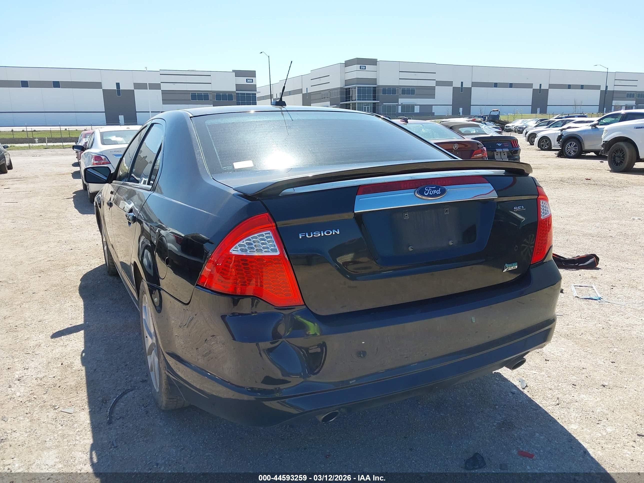 FORD FUSION image 3