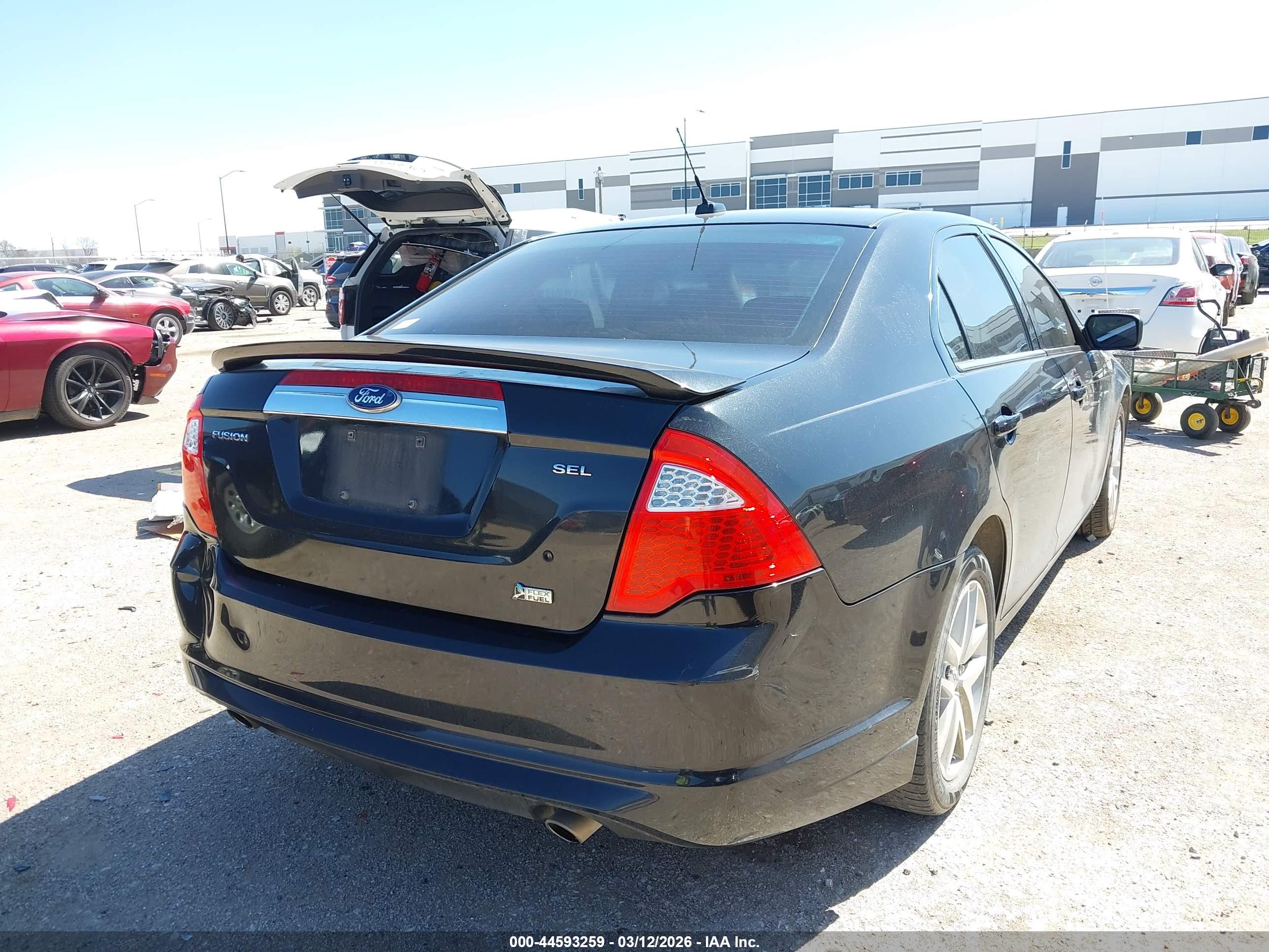 FORD FUSION image 4