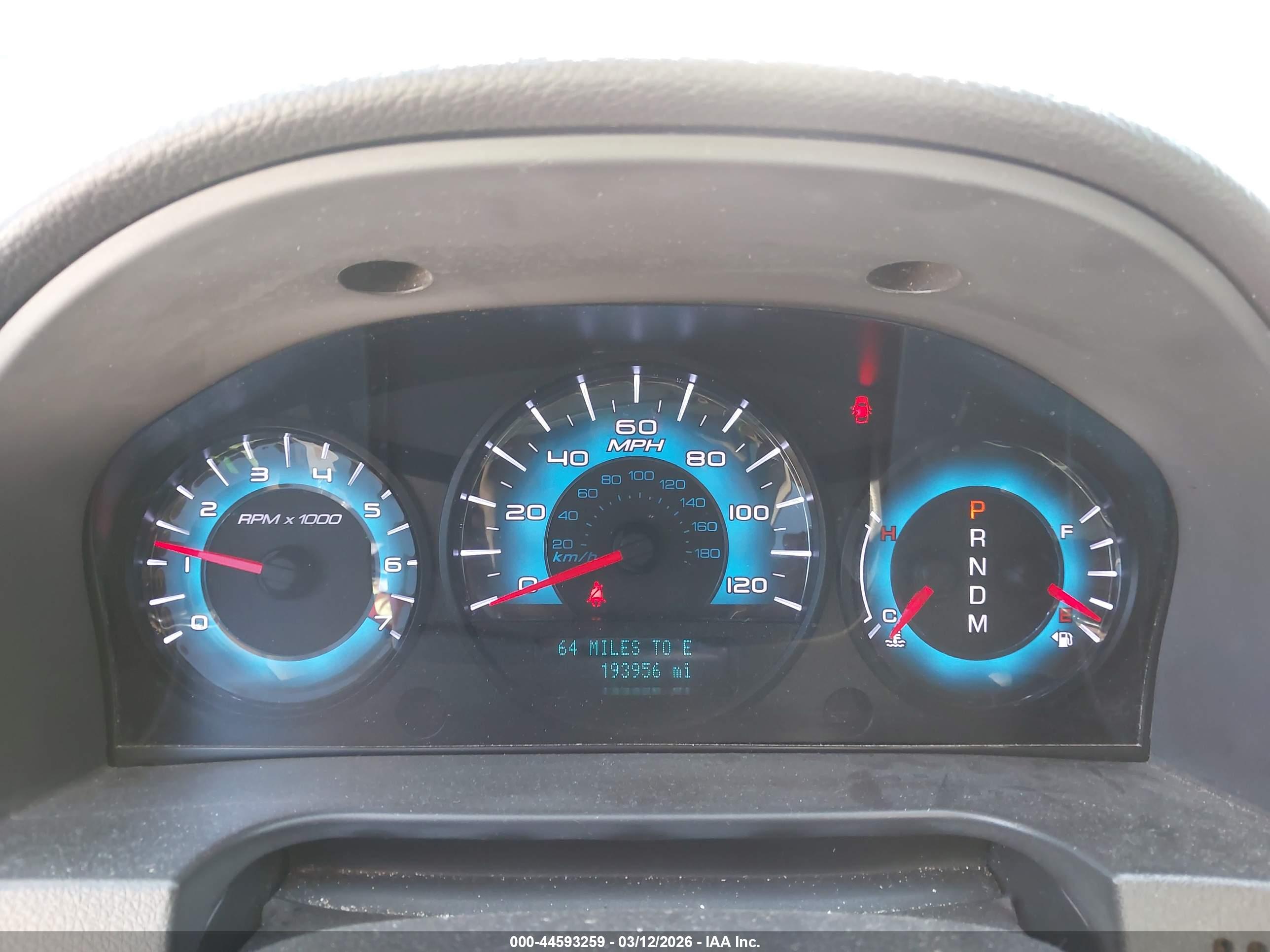 FORD FUSION image 7