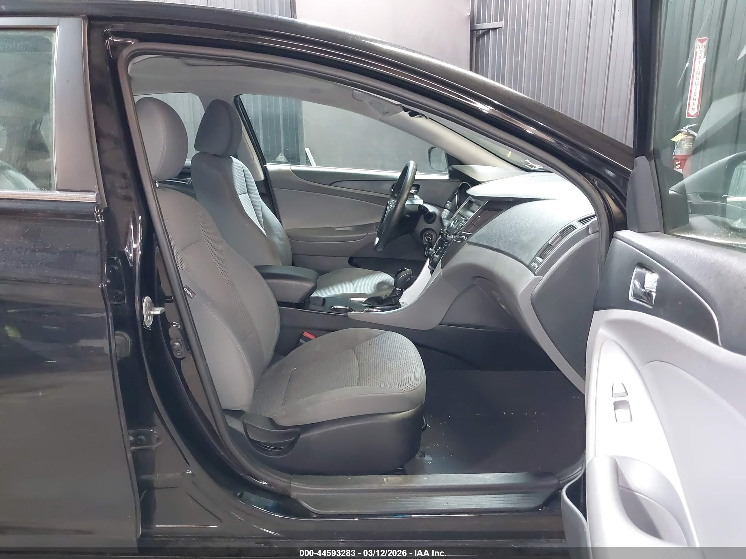 HYUNDAI SONATA image 5