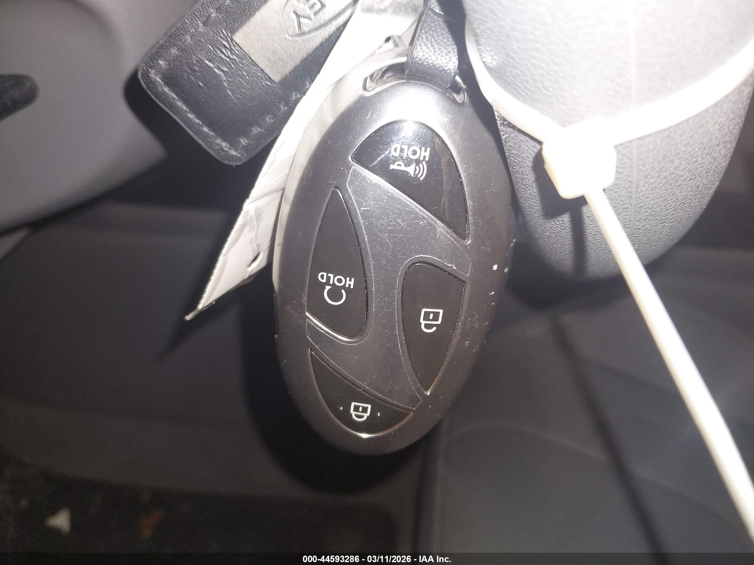 HYUNDAI ELANTRA image 11